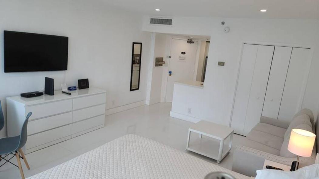 Apartment Castle Club Miami Beach