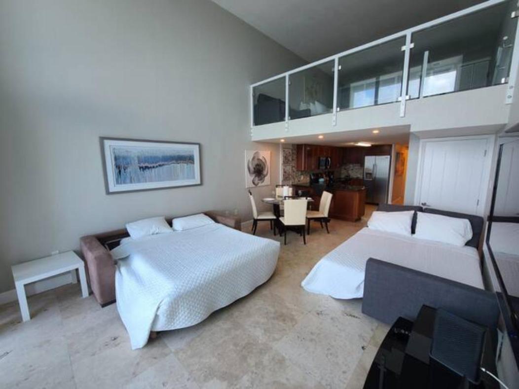 Castle Club Miami Beach