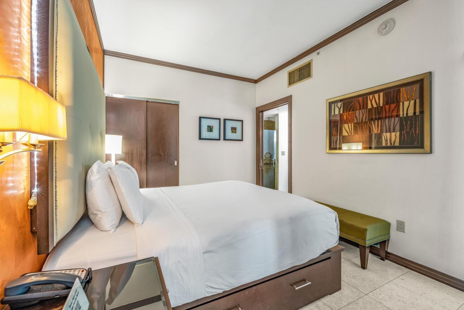 Large On Ocean Drive With Direct Access To The Apartment *