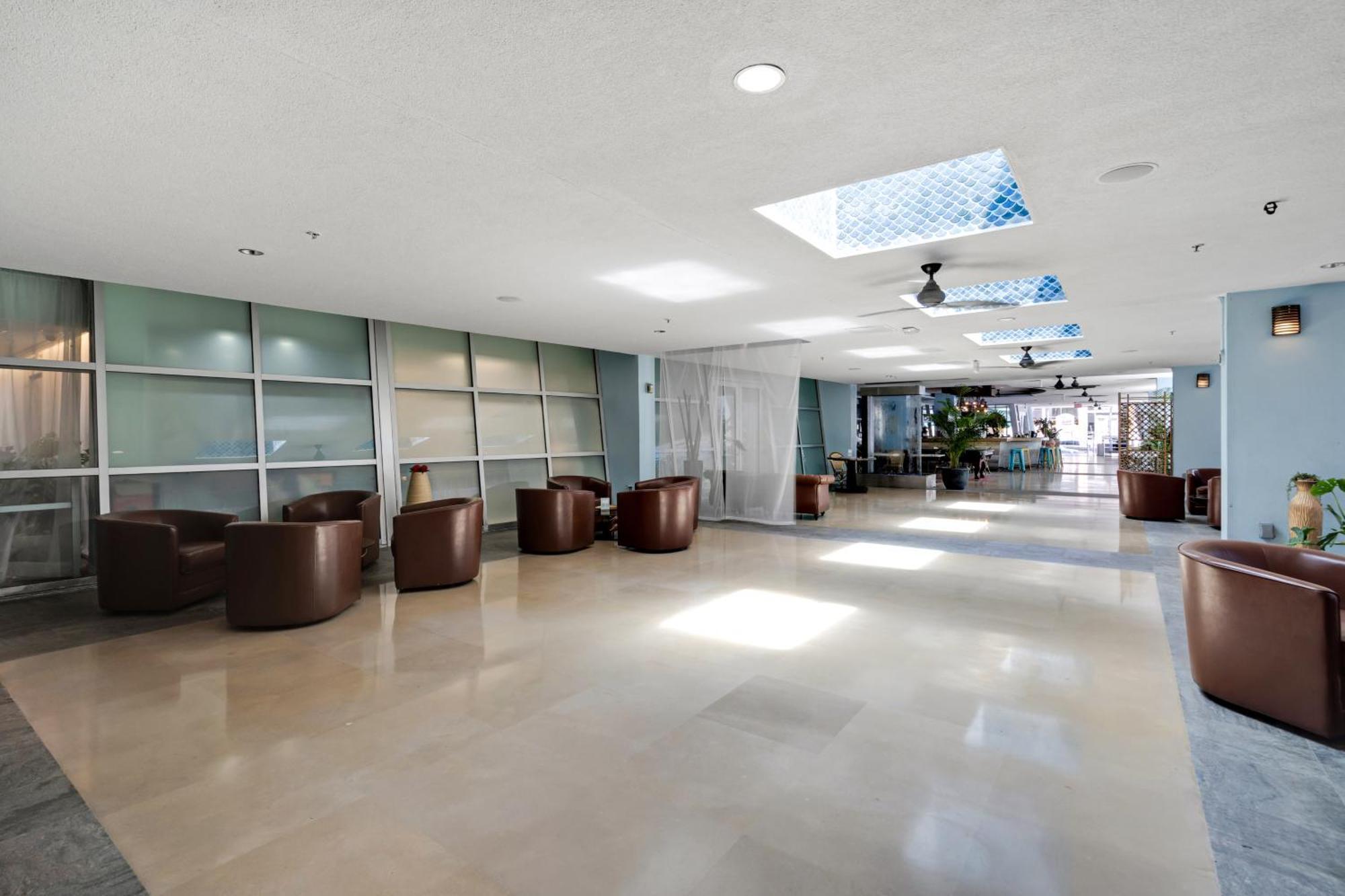 Apartment Large On Ocean Drive With Direct Access To The Miami Beach