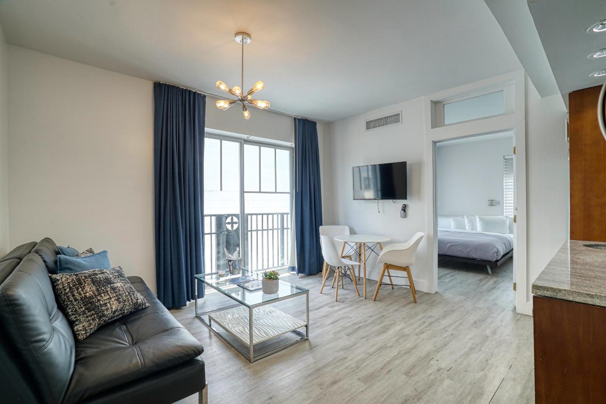 Aparthotel Deluxe At The Congress Miami Beach