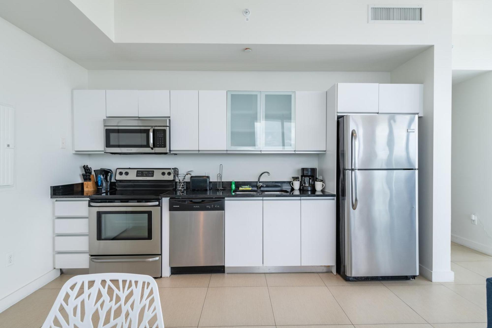 Bluebird Monte Carlo Miami Apartment