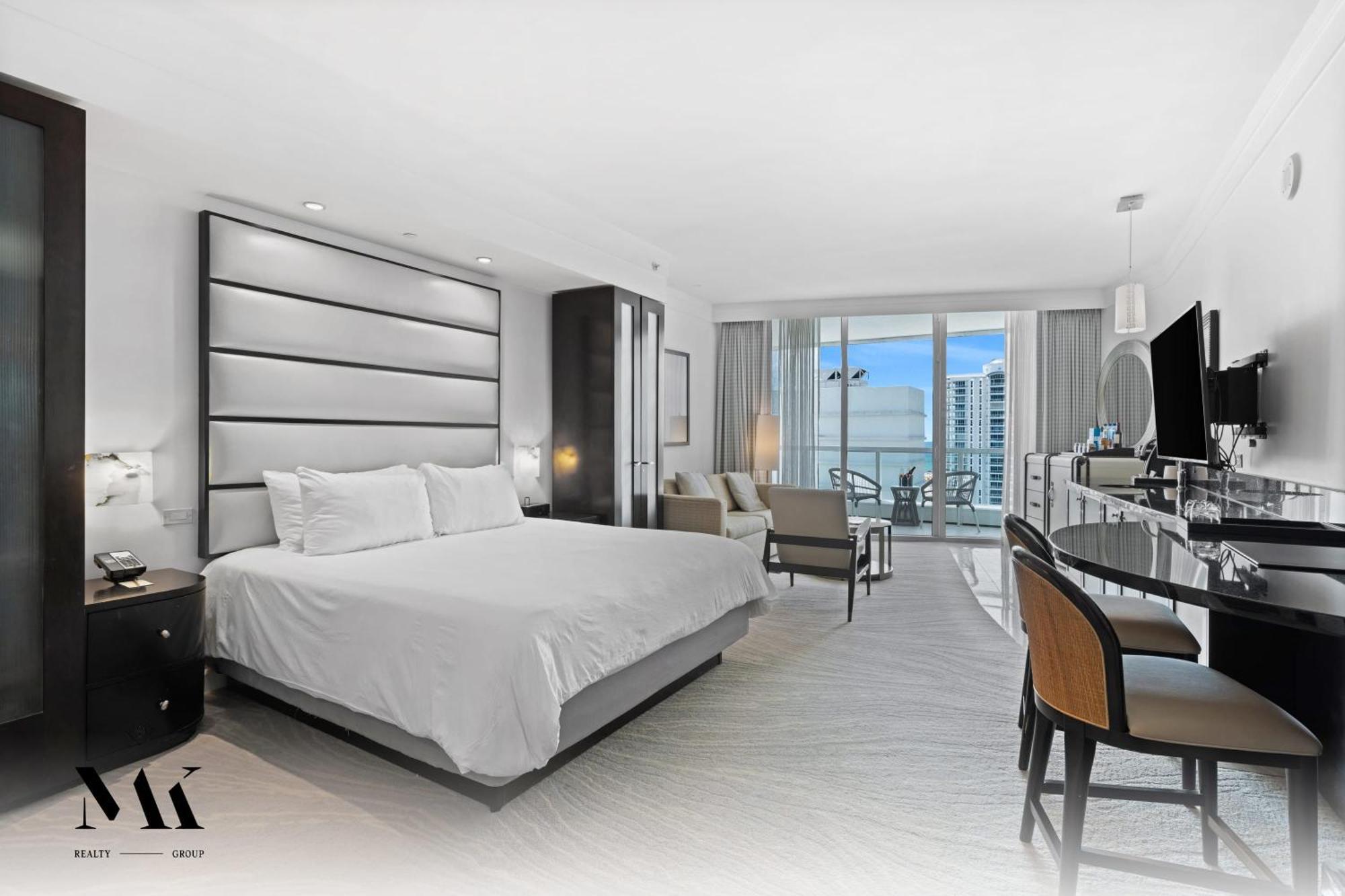 Fontainebleau Ocean Bay View W Balcony Holiday home *