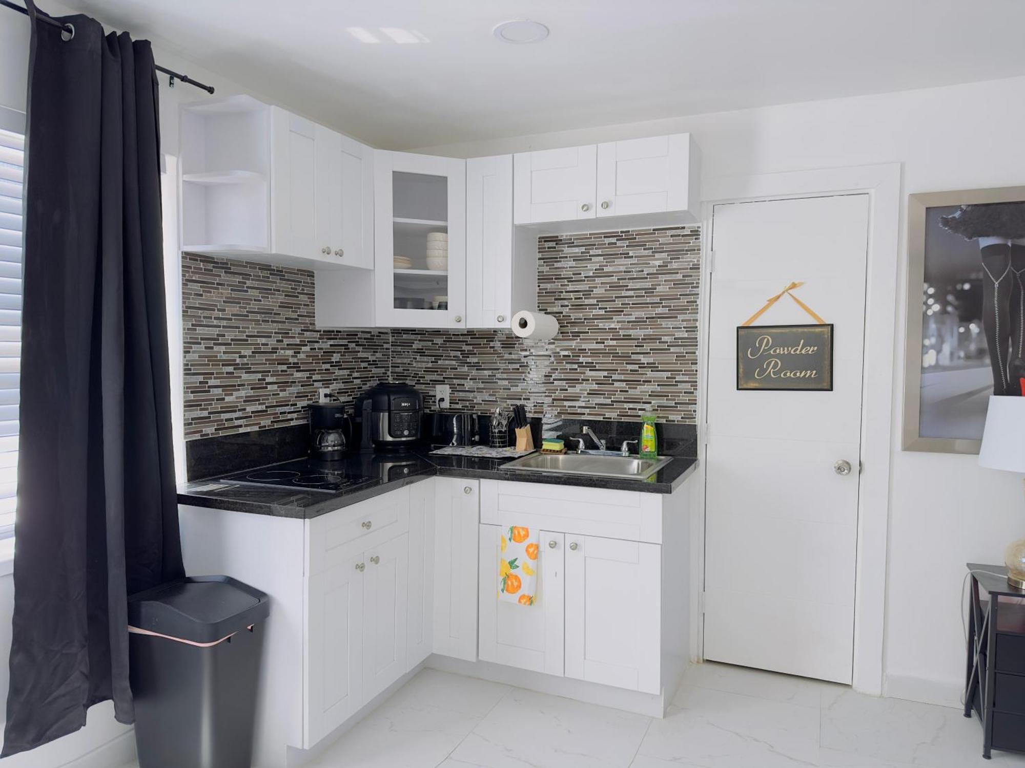 Beachside Oasis, Miami With Parking Included *