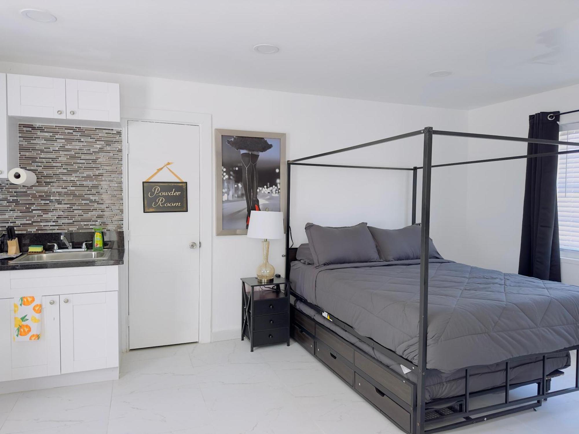 Beachside Oasis, Miami With Parking Included Apartment