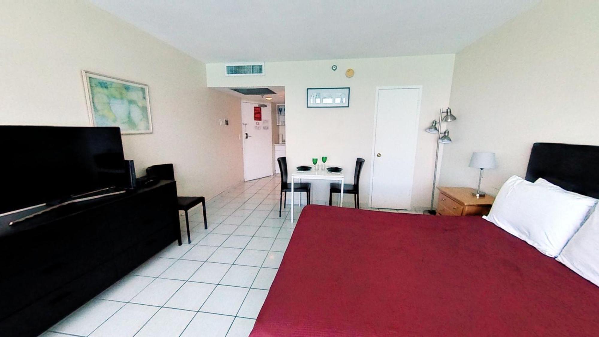 Castle 1733 Ocean View With Direct Access, Pool, Tennis & Free Parking Holiday home