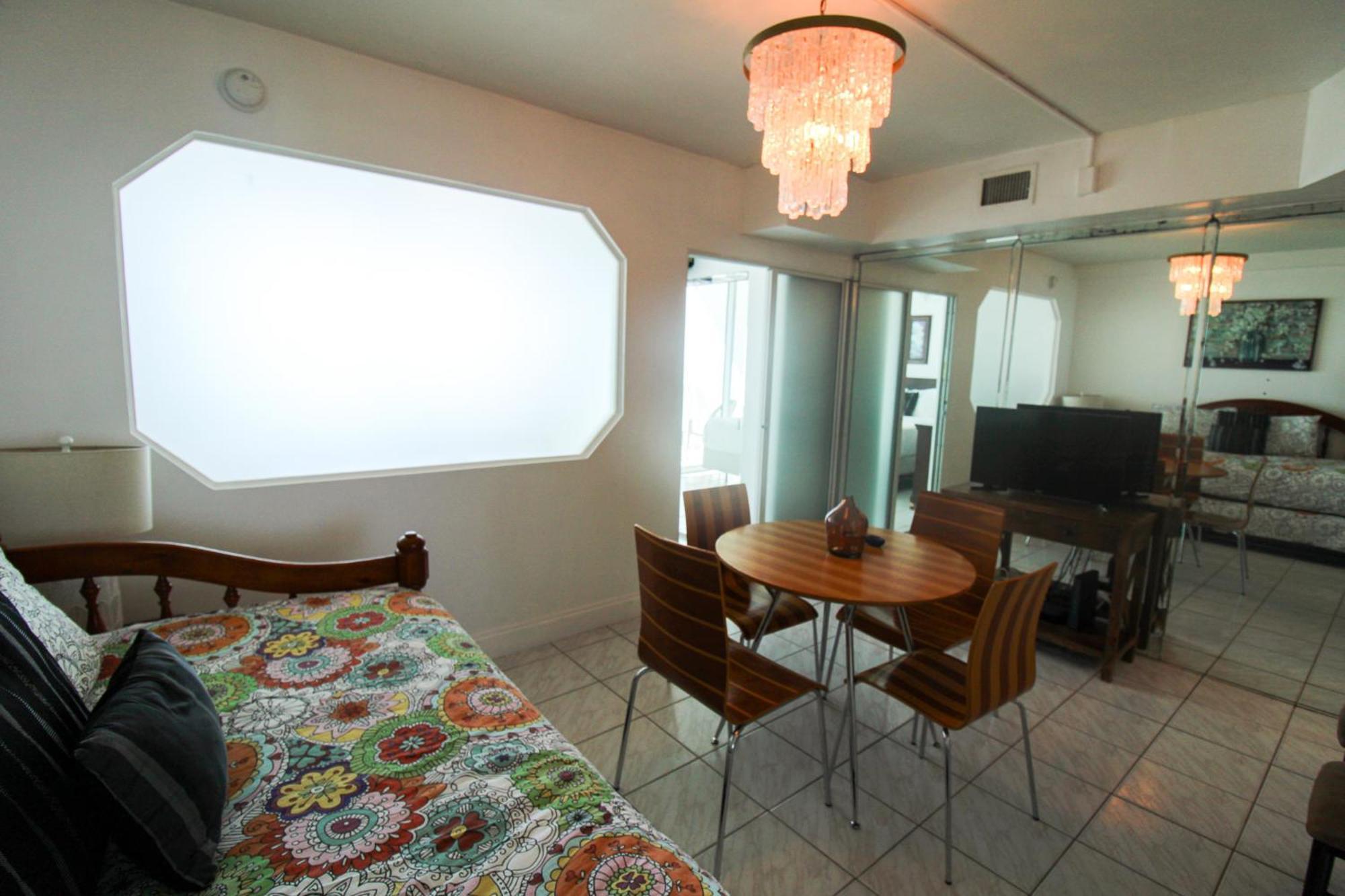 Castle 727 With Balcony And Ocean View, Pool, Tennis, Access, Free Parking Holiday home *