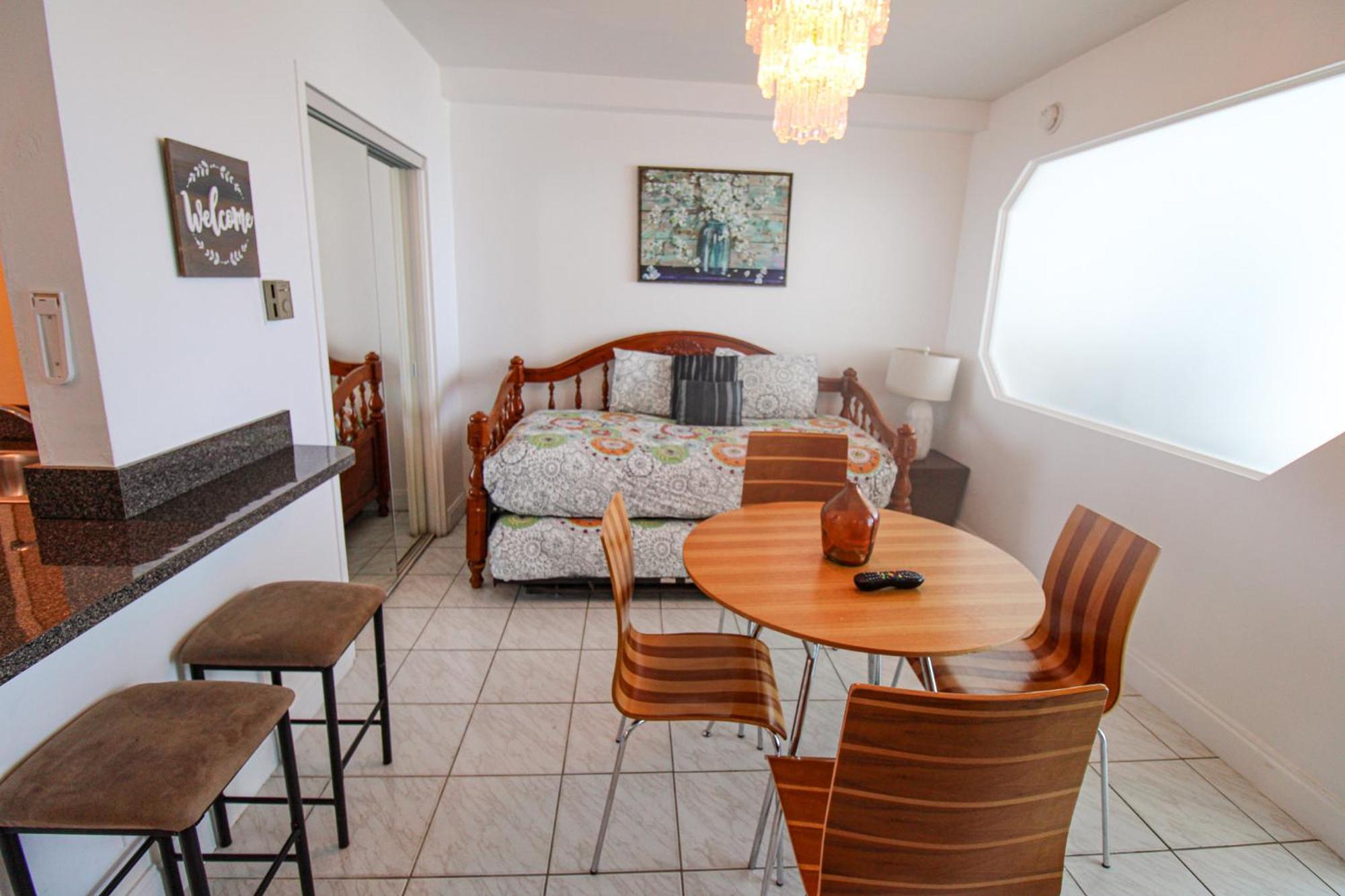 Castle 727 With Balcony And Ocean View, Pool, Tennis, Access, Free Parking *