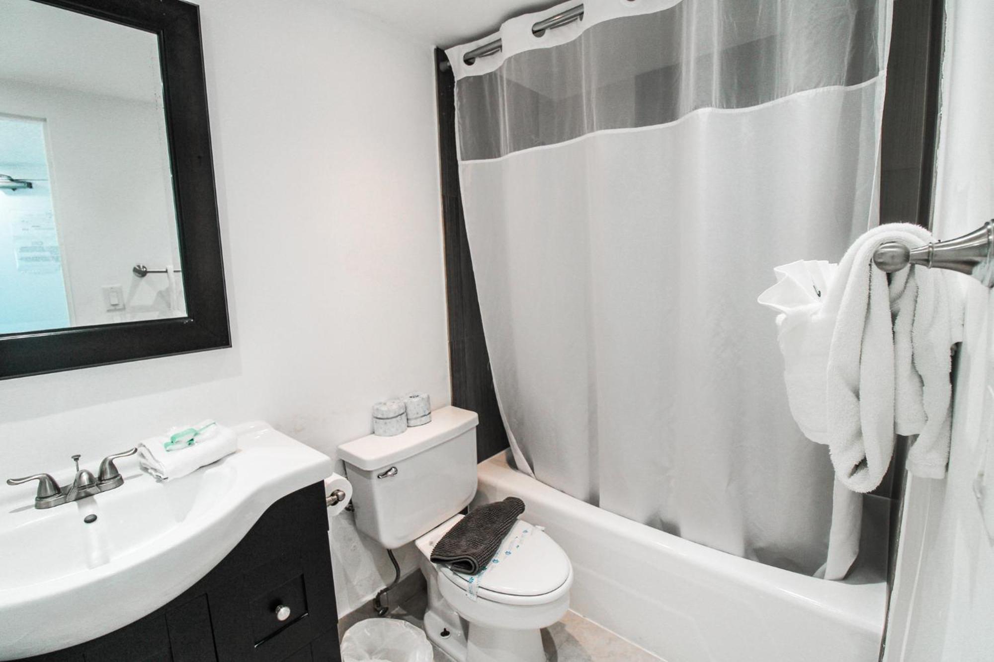 Castle 1118 Bayview Direct Access, Tennis, Pool, Restaurants, Free Parking Holiday home *