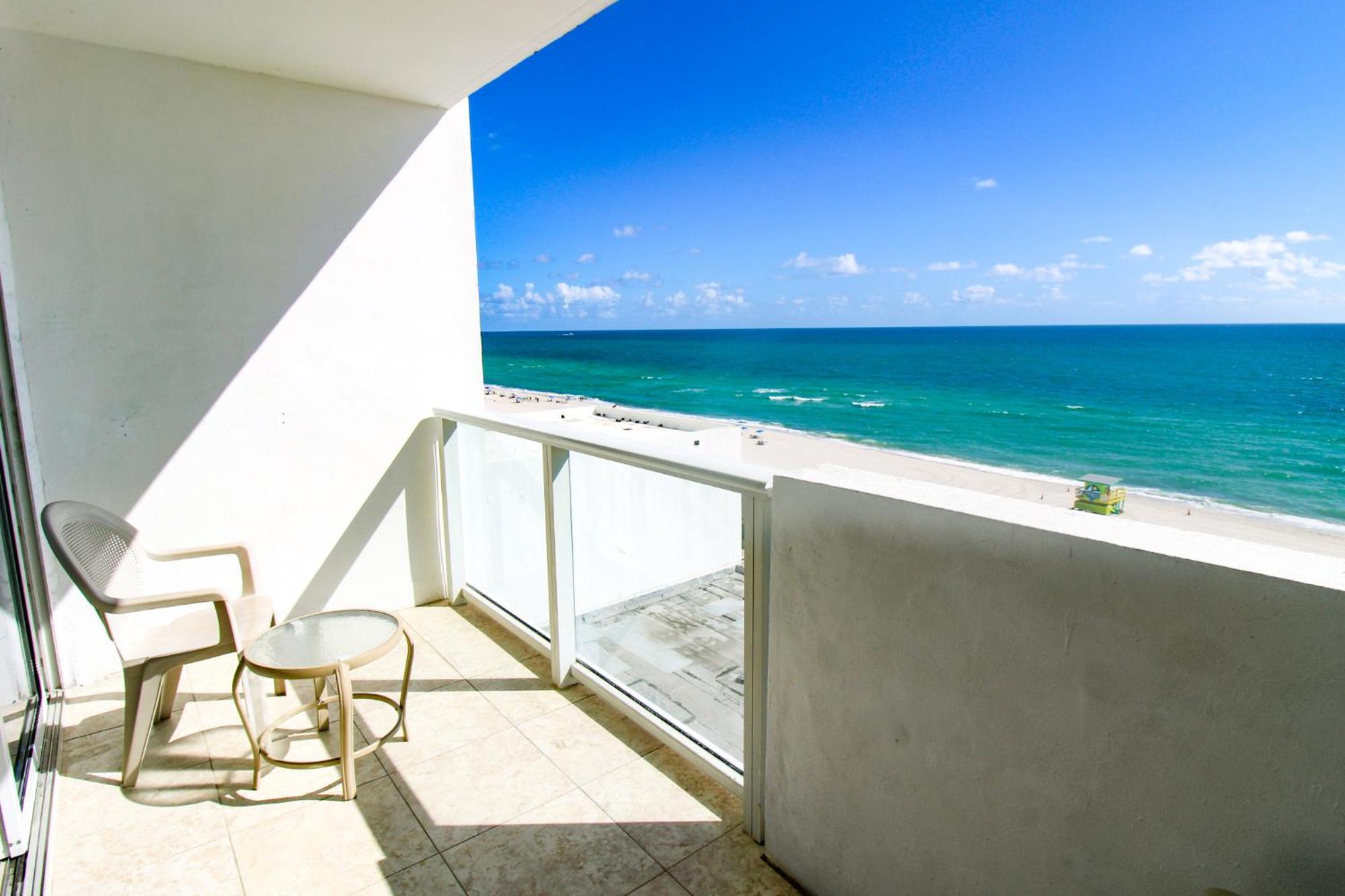 Castle 727 With Balcony And Ocean View, Pool, Tennis, Access, Free Parking *