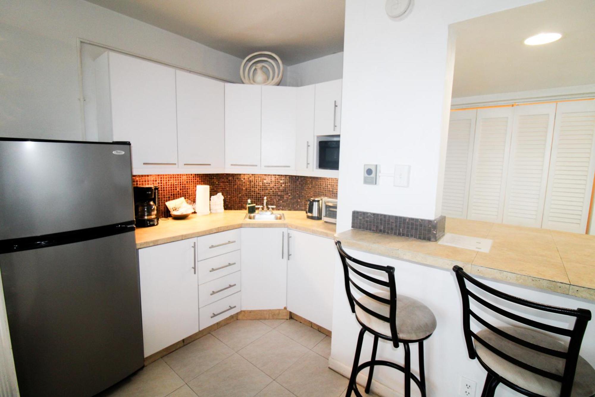 Castle 1120 Bayview Studio, Access, Pool, Tennis, Free Parking Holiday home