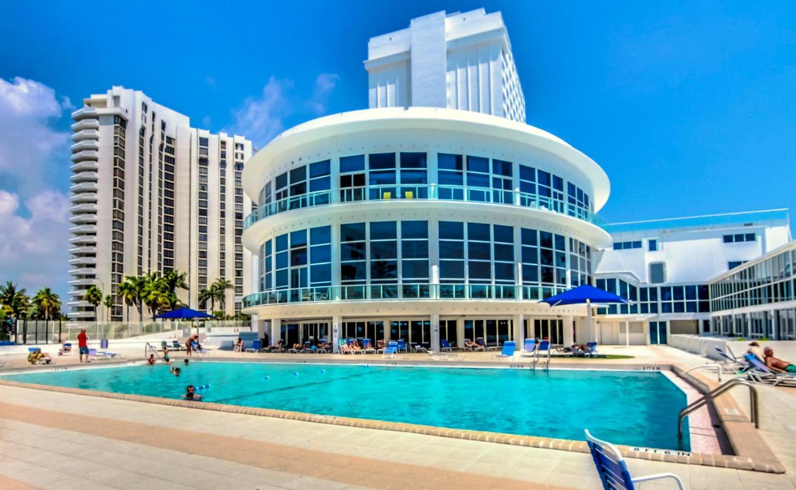 Castle 1120 Bayview Studio, Access, Pool, Tennis, Free Parking *