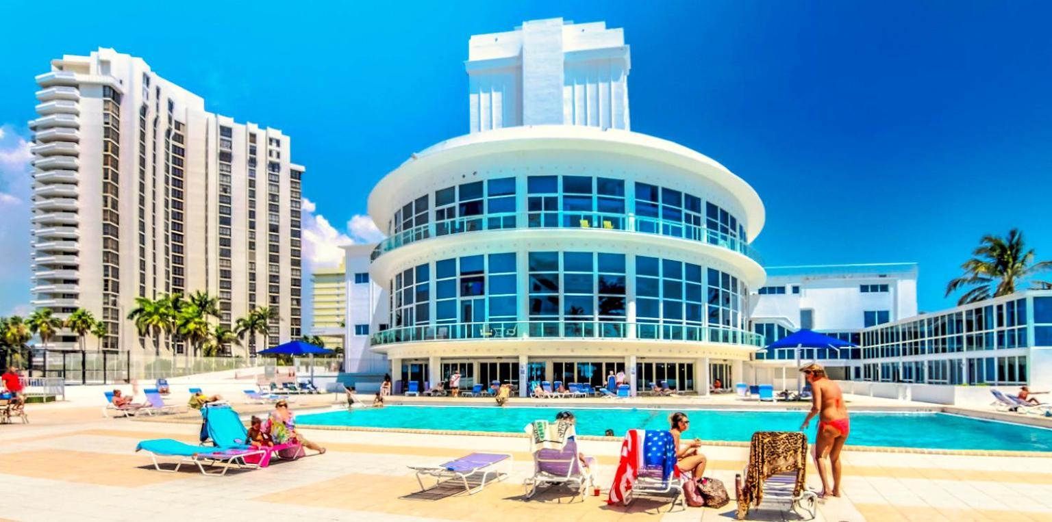 Castle 1120 Bayview Studio, Access, Pool, Tennis, Free Parking Holiday home Miami Beach