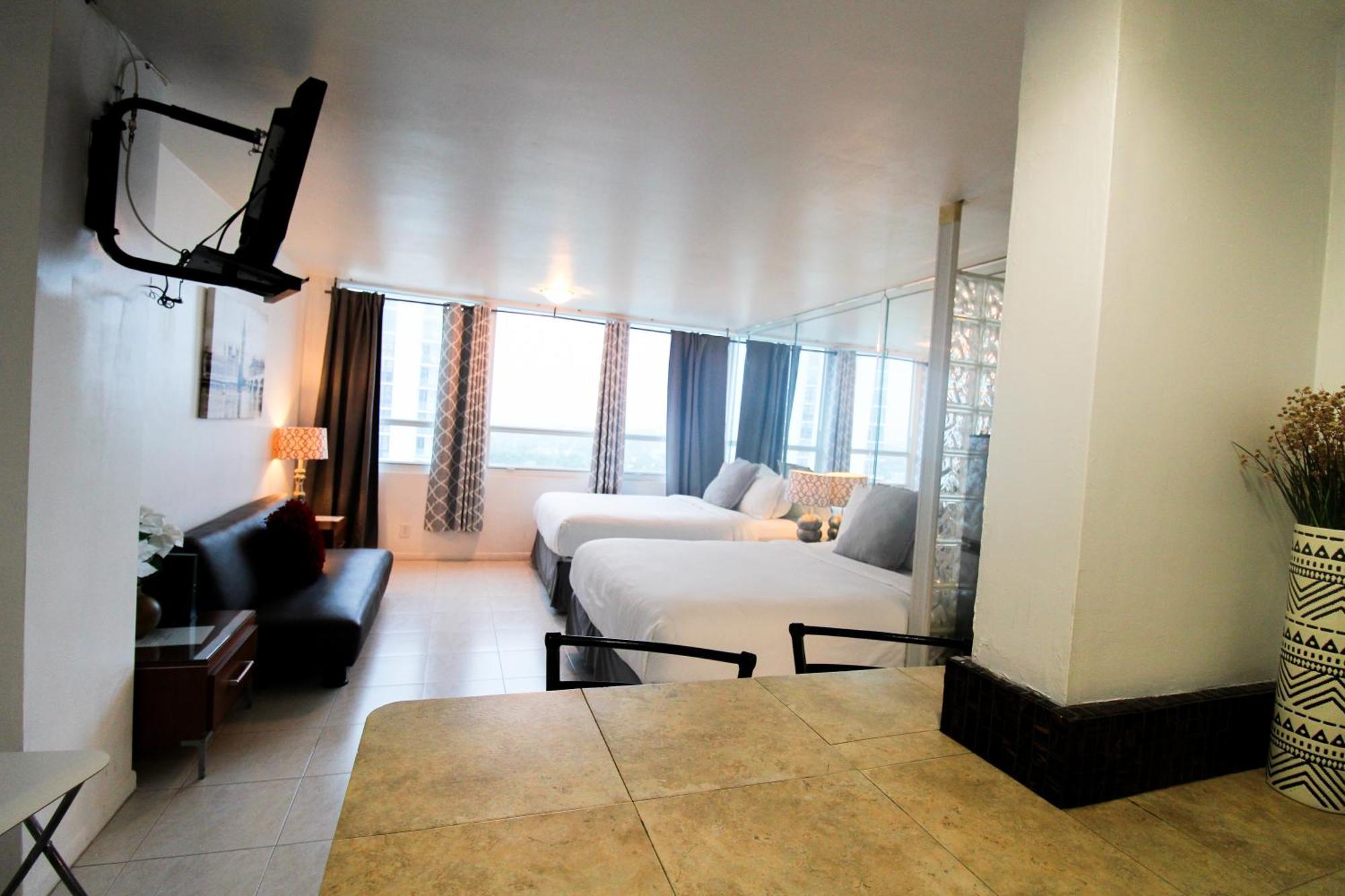 Castle 1120 Bayview Studio, Access, Pool, Tennis, Free Parking *