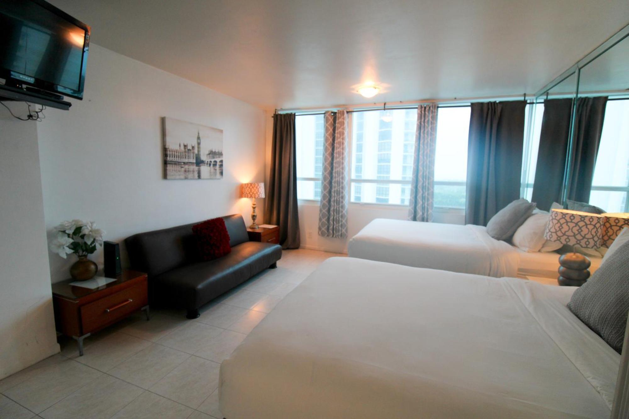 Castle 1120 Bayview Studio, Access, Pool, Tennis, Free Parking Holiday home