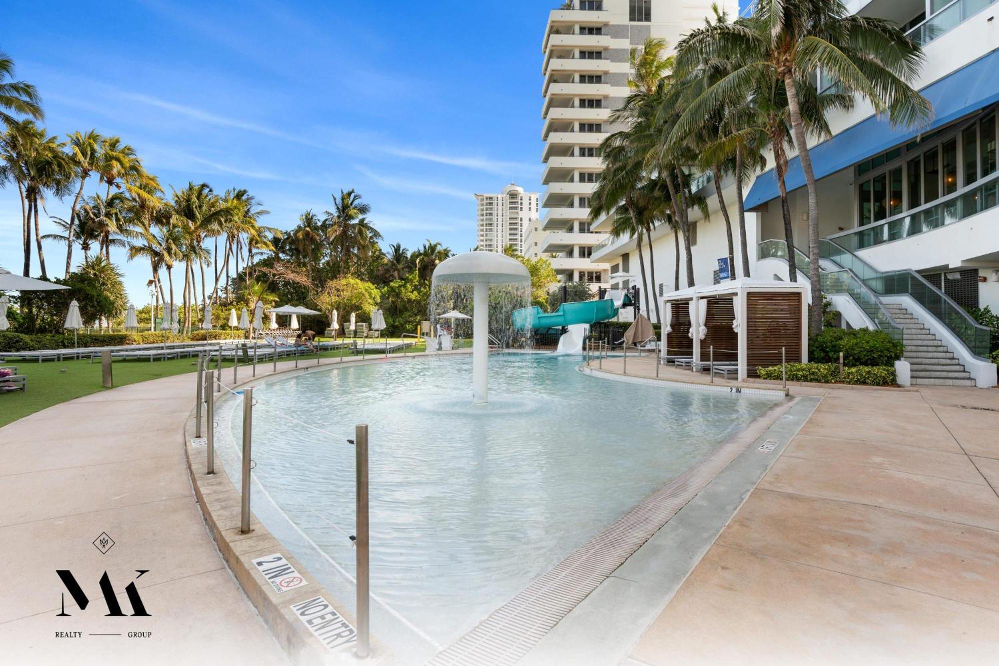 Fontainebleau Balcony W Pool & Ocean View Ferienhaus *