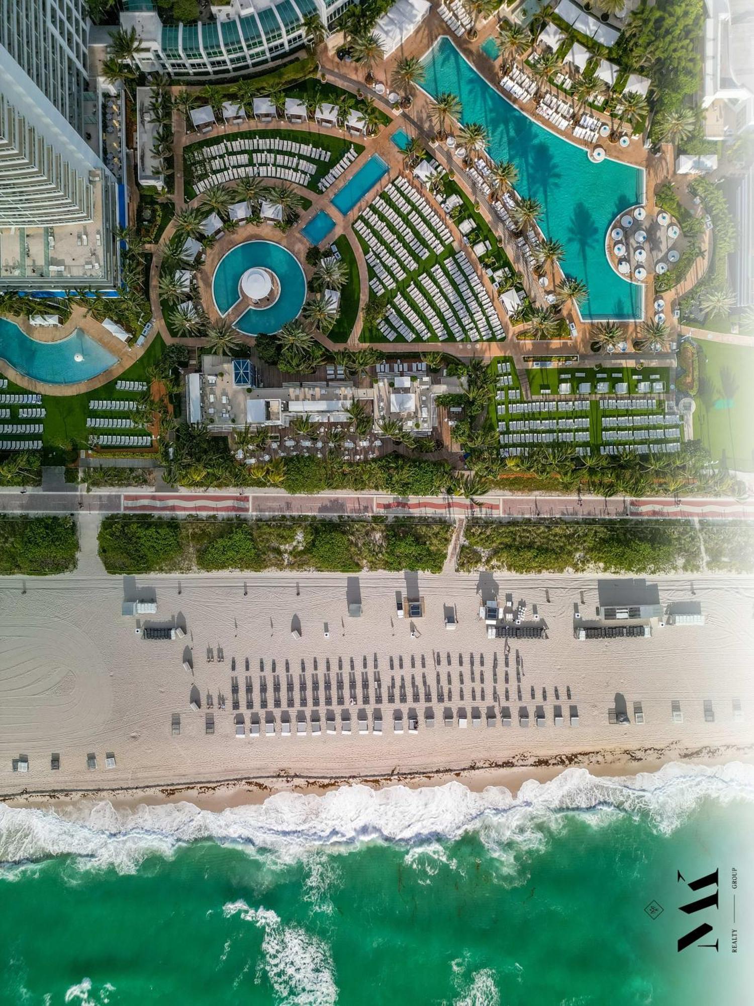 Fontainebleau Balcony W Pool & Ocean View Holiday home *