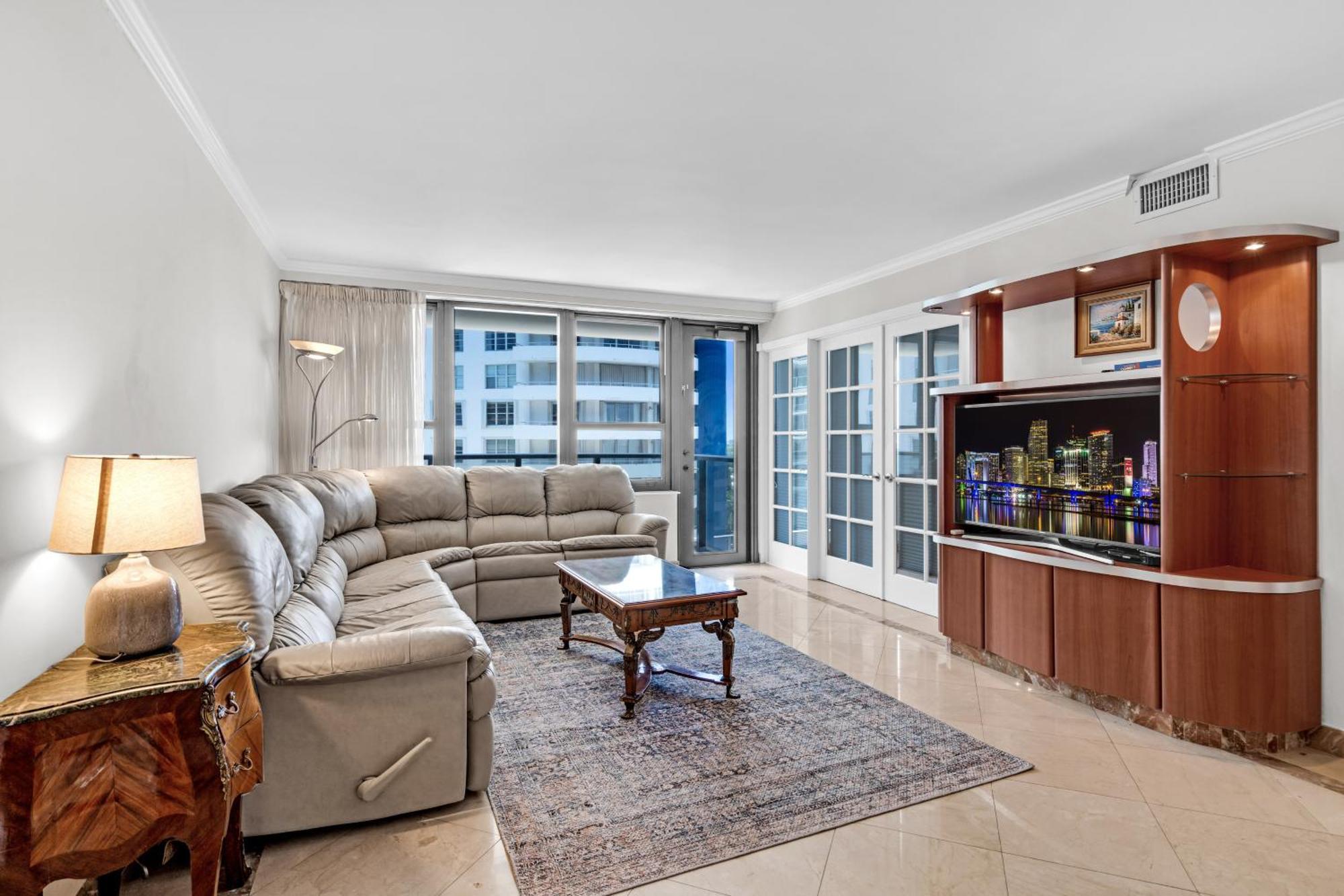 2 Bedrooms Unit Oceanfront The Alexander