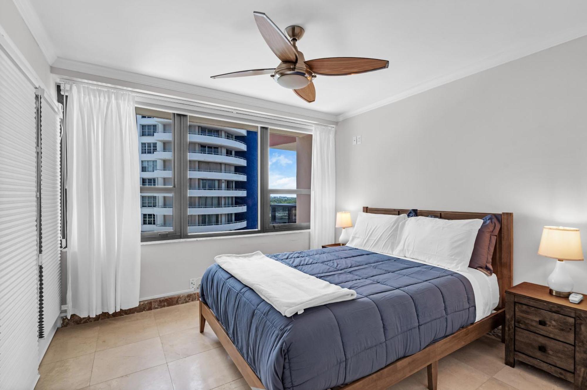 2 Bedrooms Unit Oceanfront The Alexander Apartment