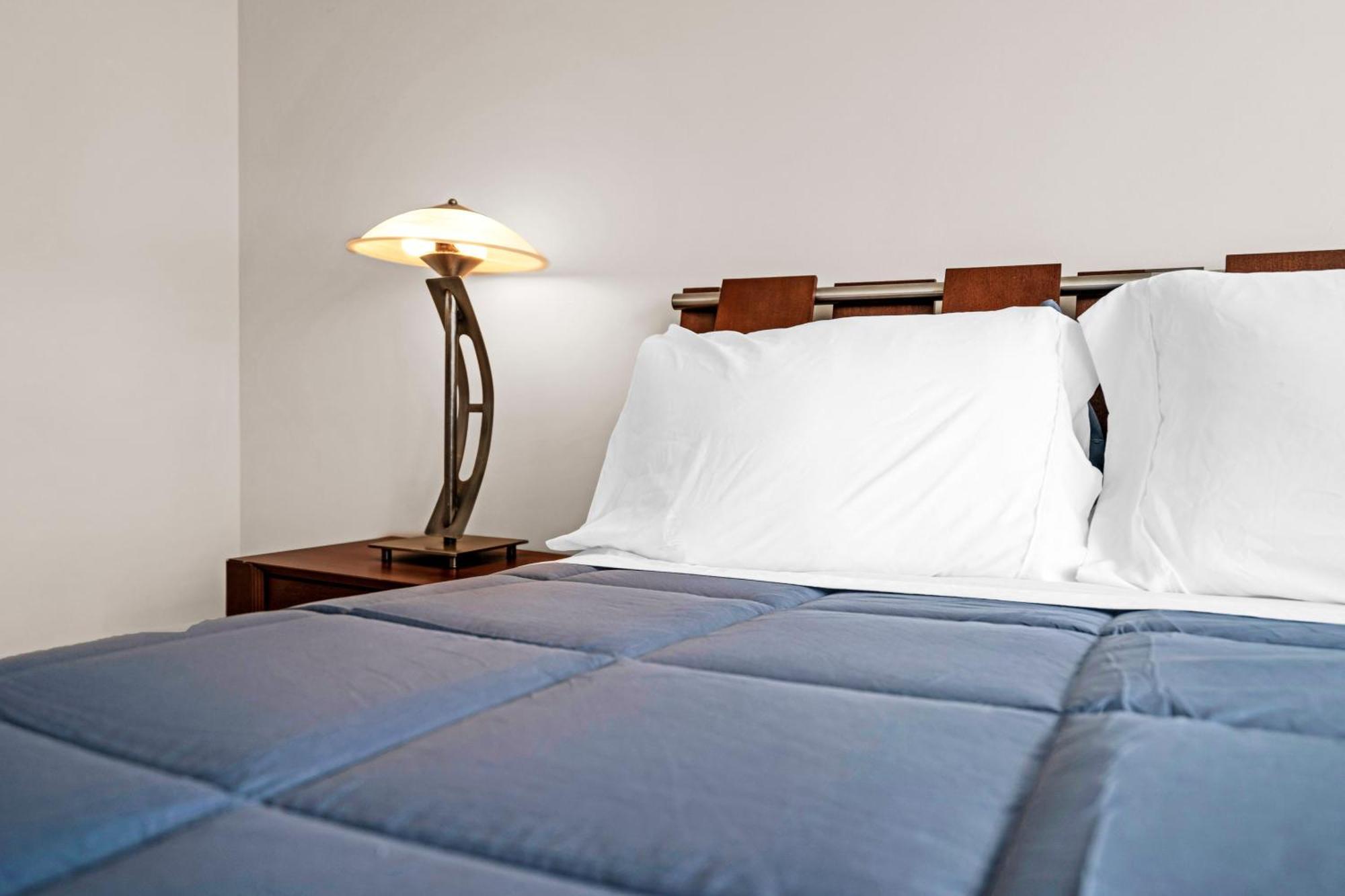 Apartment 2 Bedrooms Unit Oceanfront The Alexander *