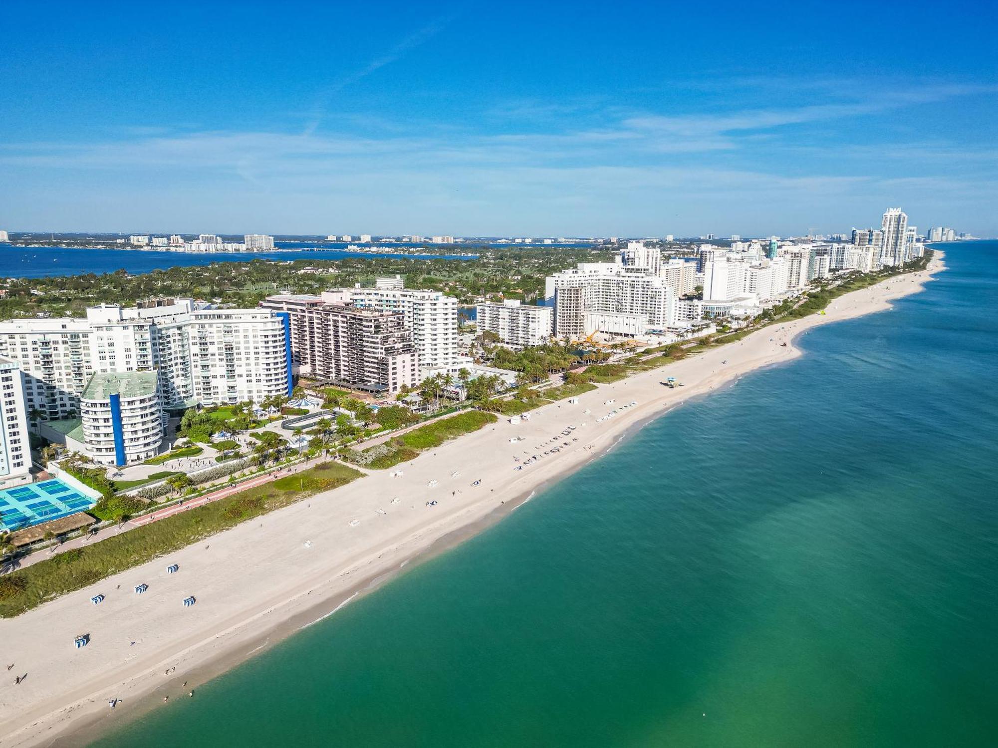 2 Bedrooms Unit Oceanfront The Alexander *