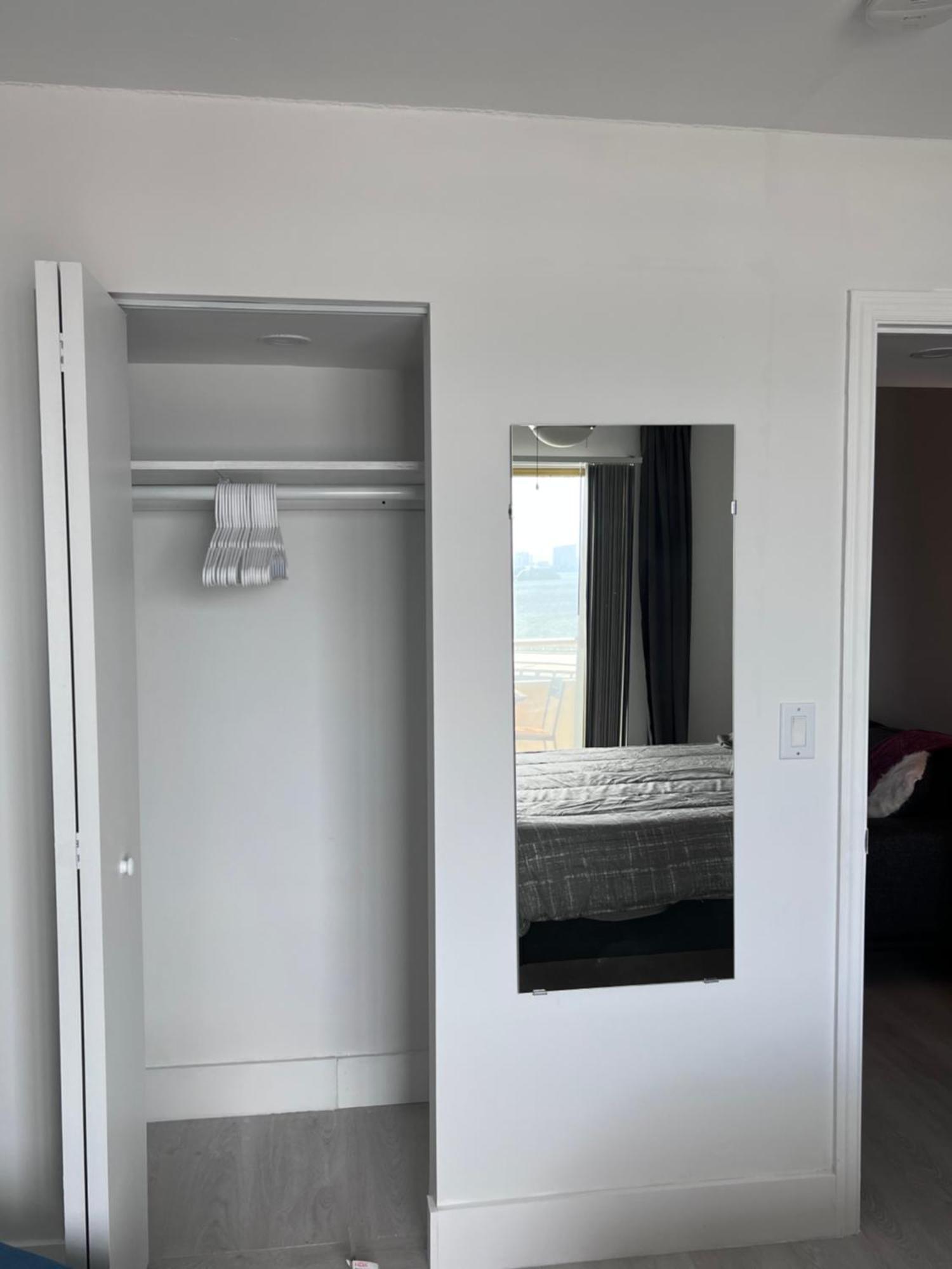 Unique Water Views, Free Parking 1bed 1 Bath Rooffornomads 416 *