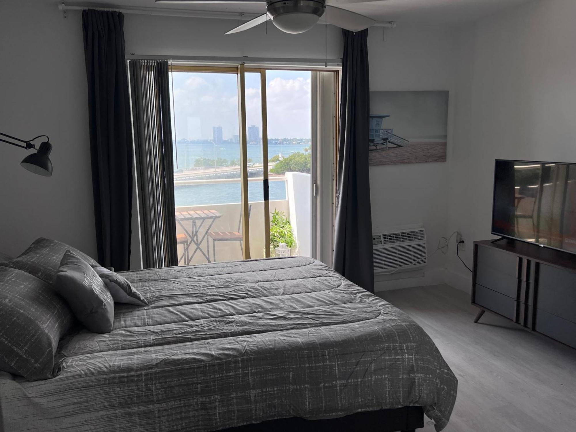 Unique Water Views, Free Parking 1bed 1 Bath Rooffornomads 416 Apartment Miami Beach