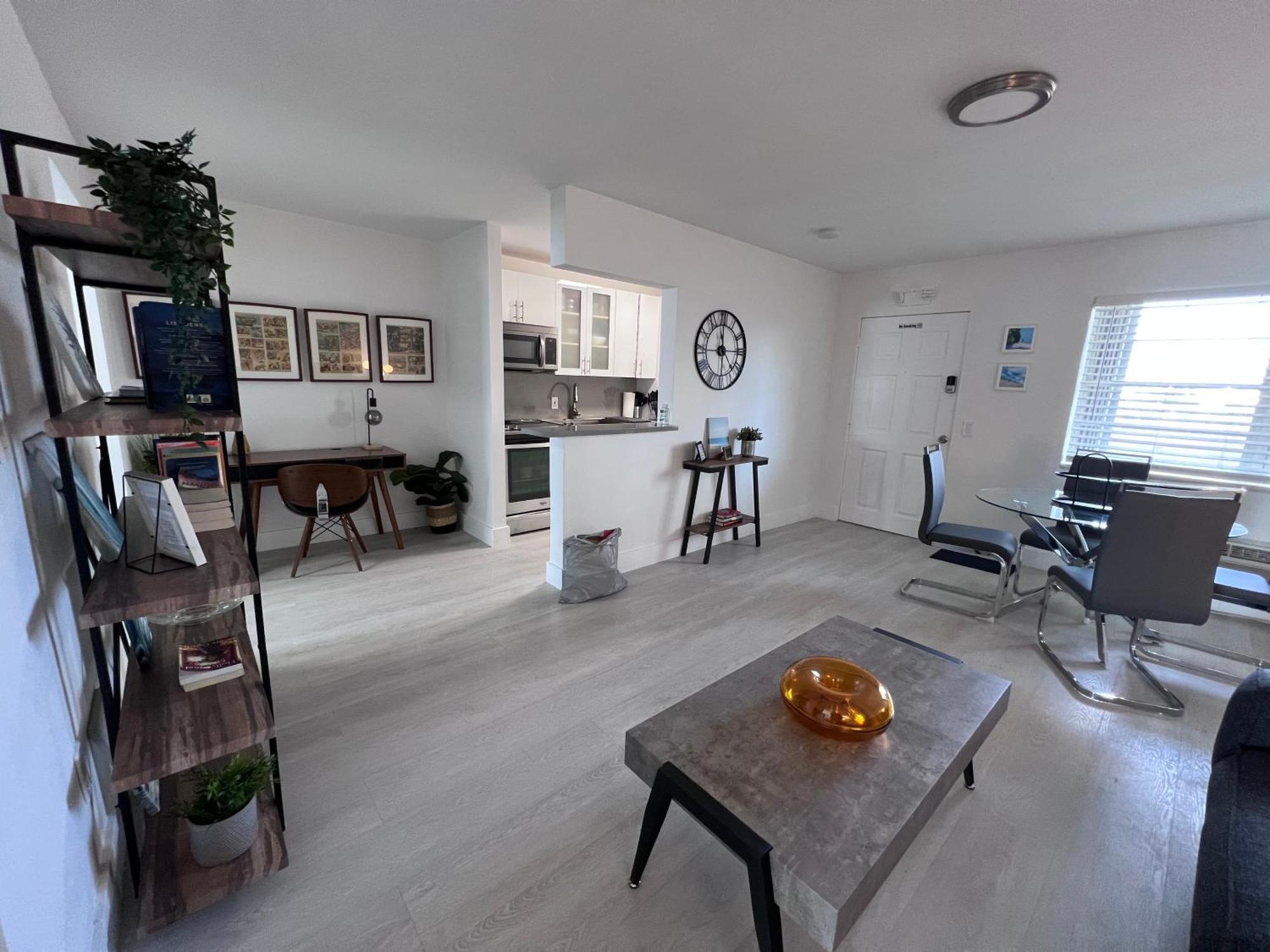 Unique Water Views, Free Parking 1bed 1 Bath Rooffornomads 416 Apartment