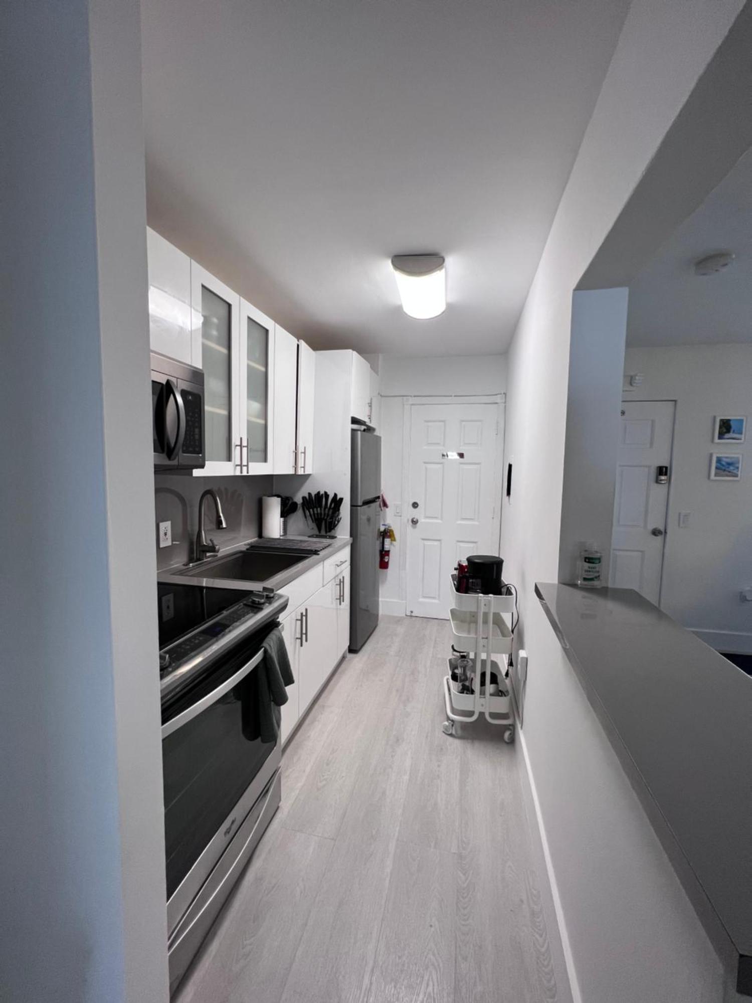 Apartment Unique Water Views, Free Parking 1bed 1 Bath Rooffornomads 416 *
