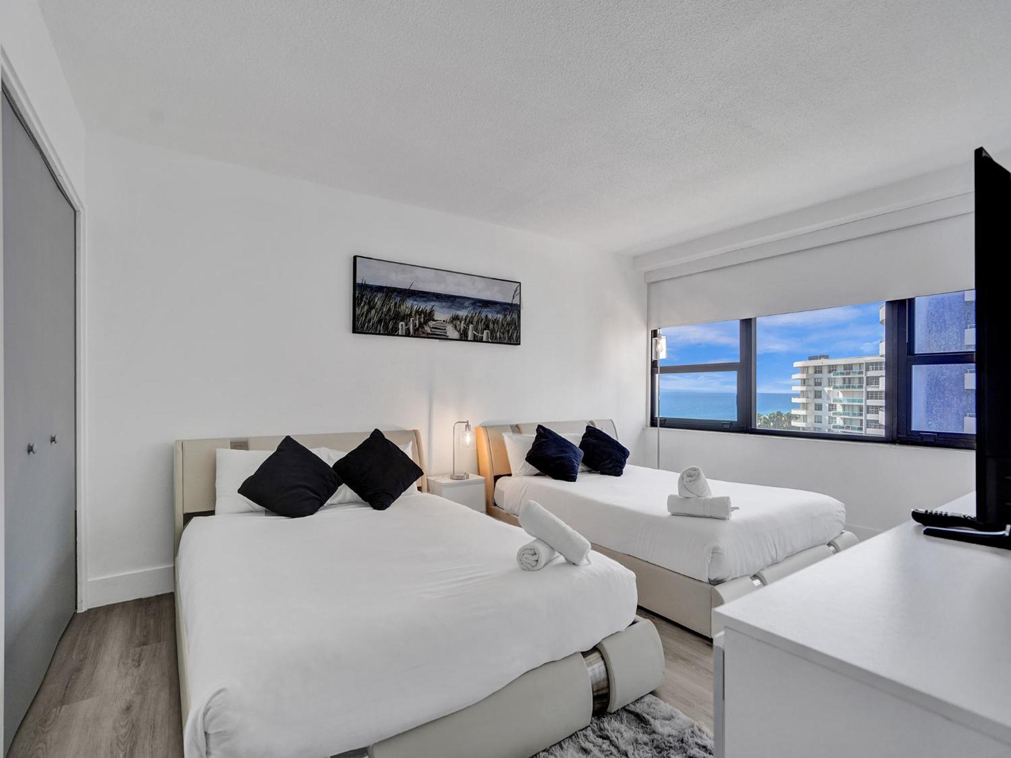 Ocean View Spacious Service 907 *