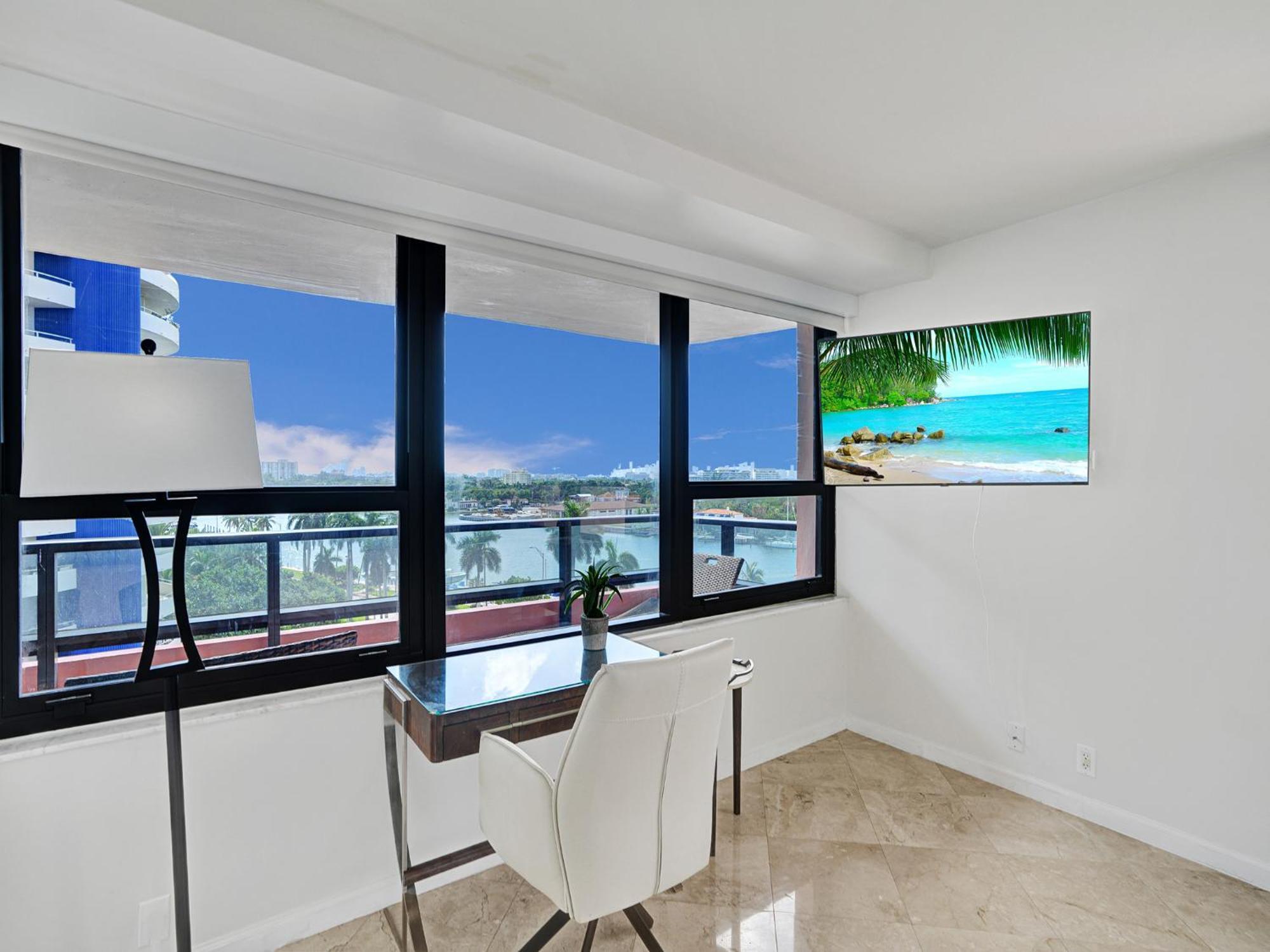 921 * Miami Beach