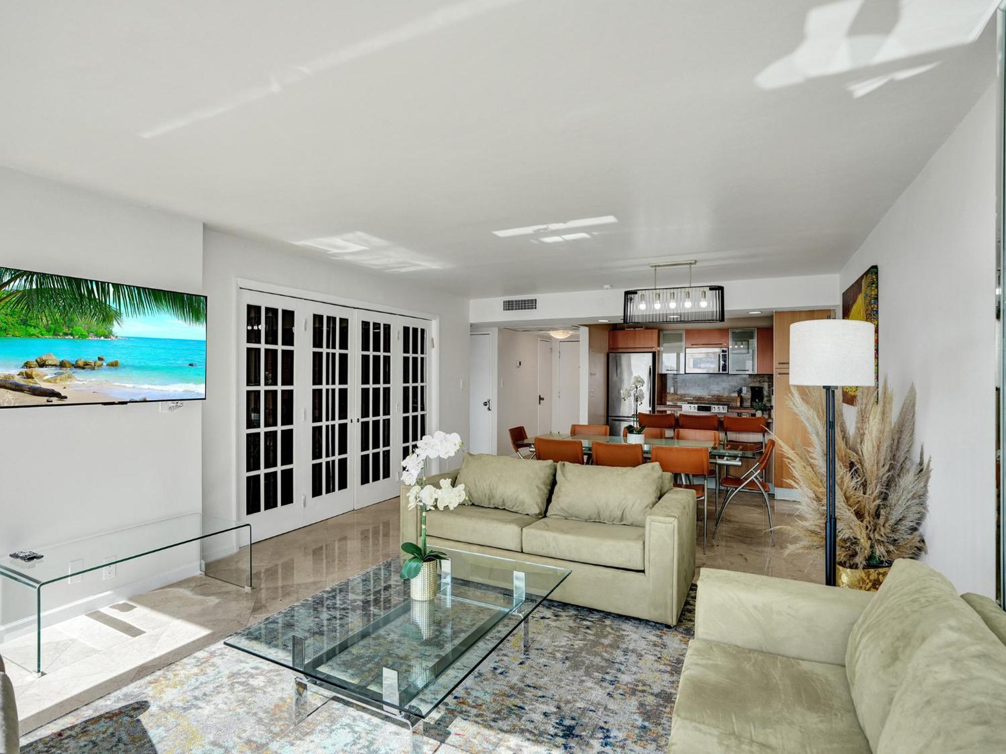 921 Apartment *