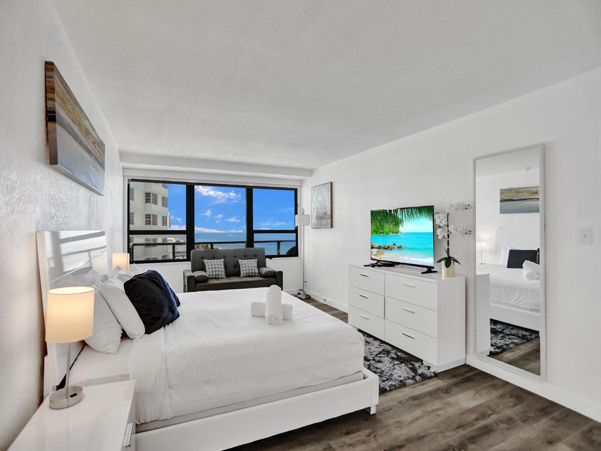 Beautiful In Service 1004 Apartment *
