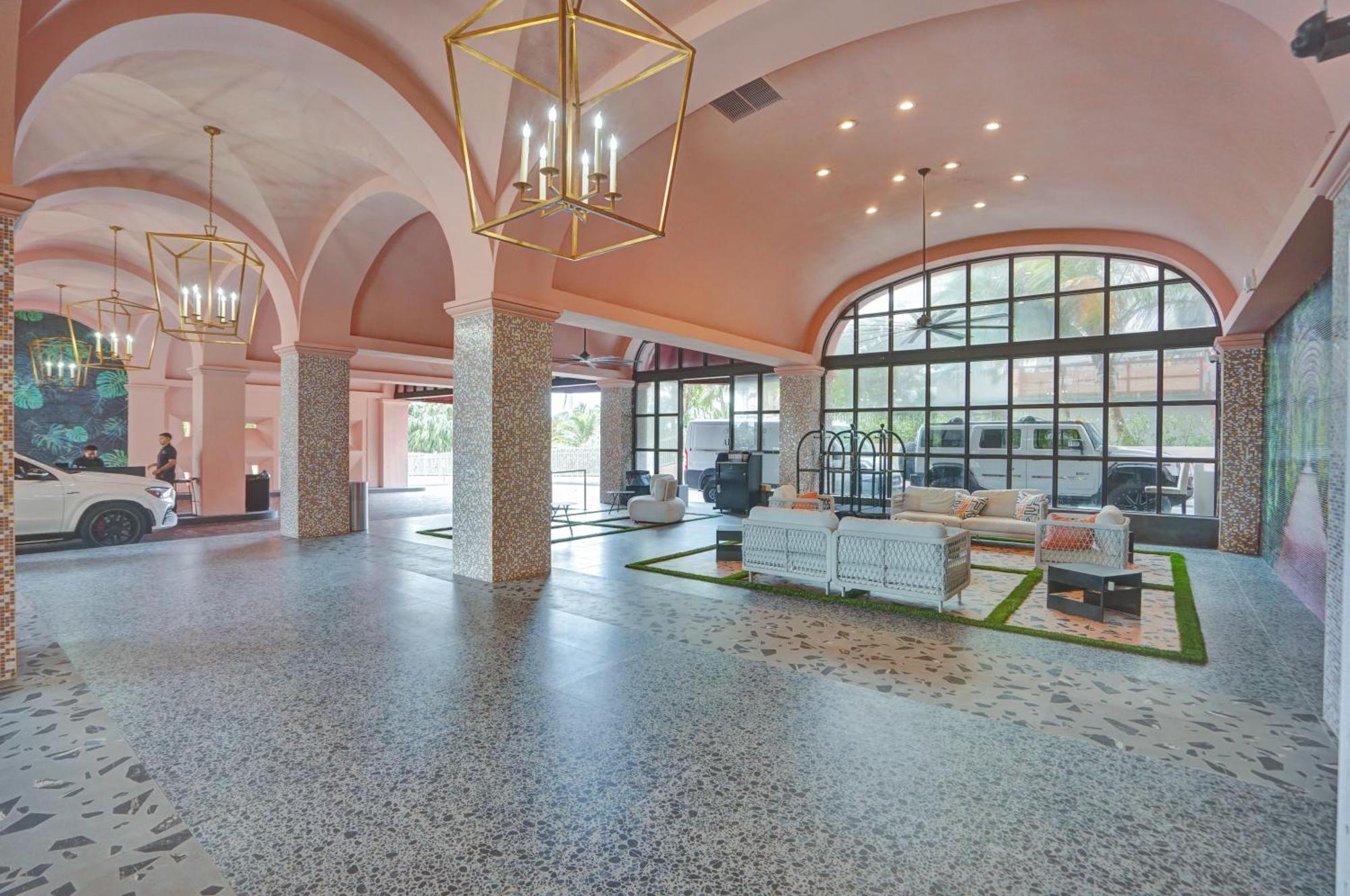 Beautiful In Service 1004 Apartment Miami Beach