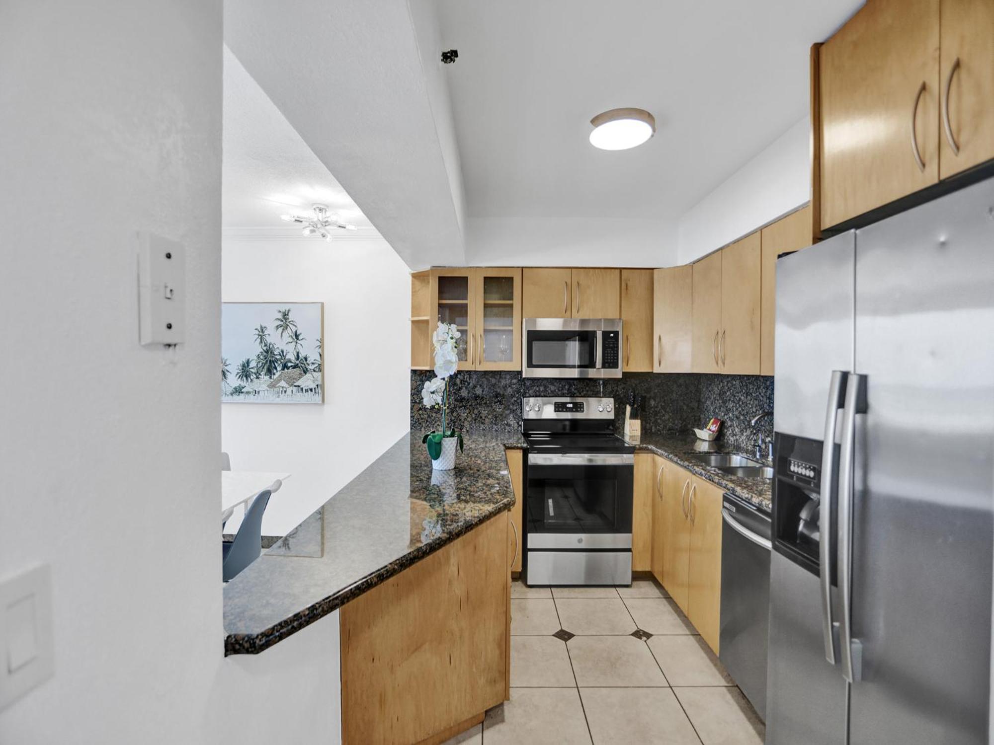Beautiful In Service 1004 Apartment