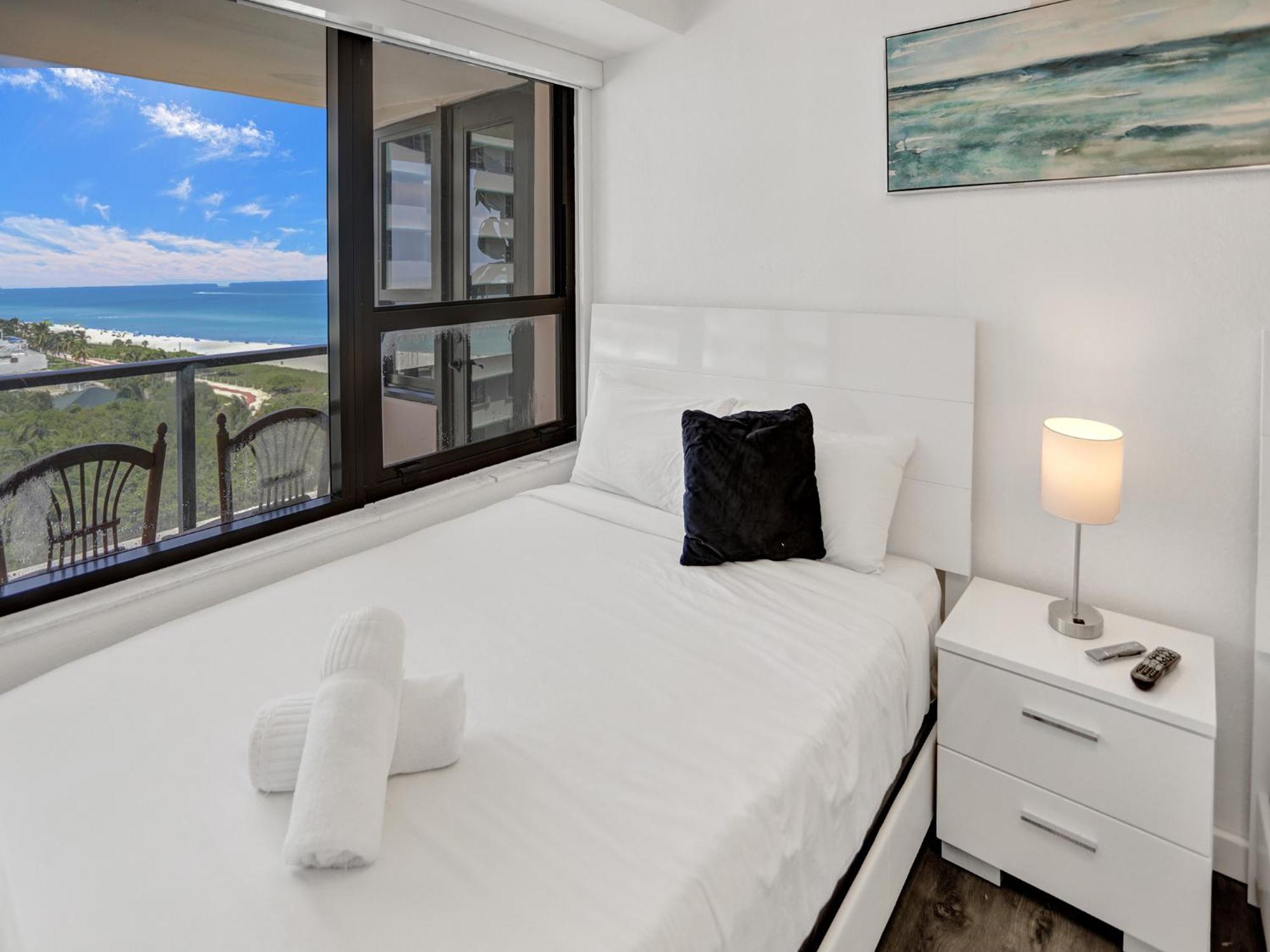 Beautiful In Service 1004 Apartment Miami Beach