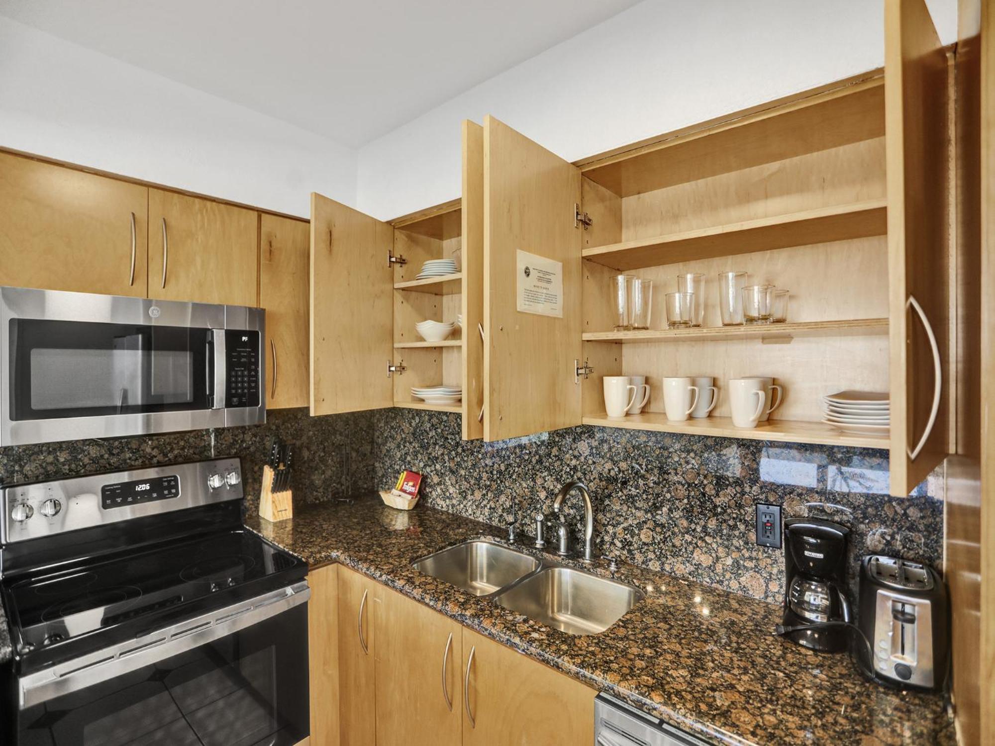 Beautiful In Service 1004 Apartment *