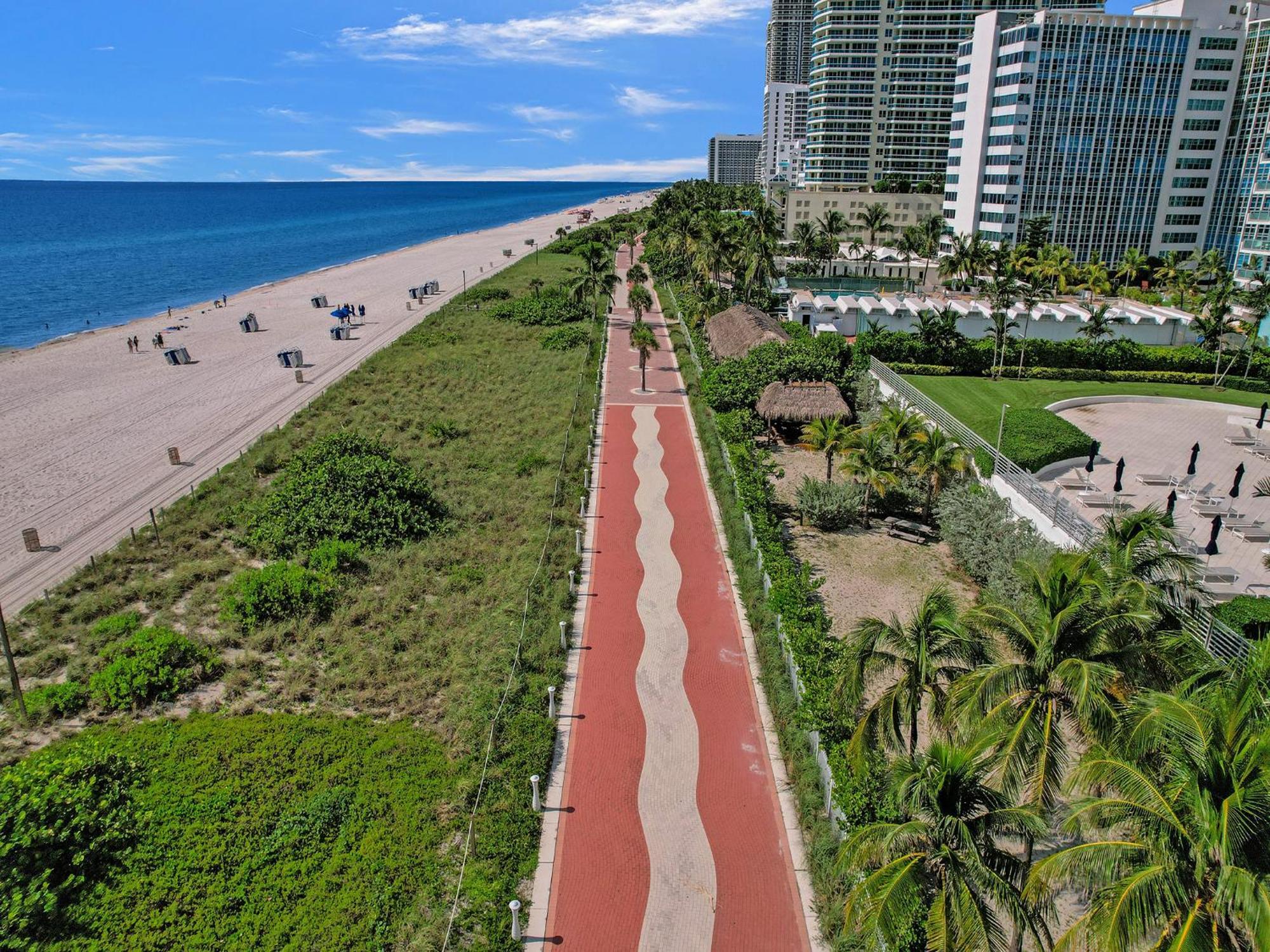 Beautiful In Service 1004 * Miami Beach
