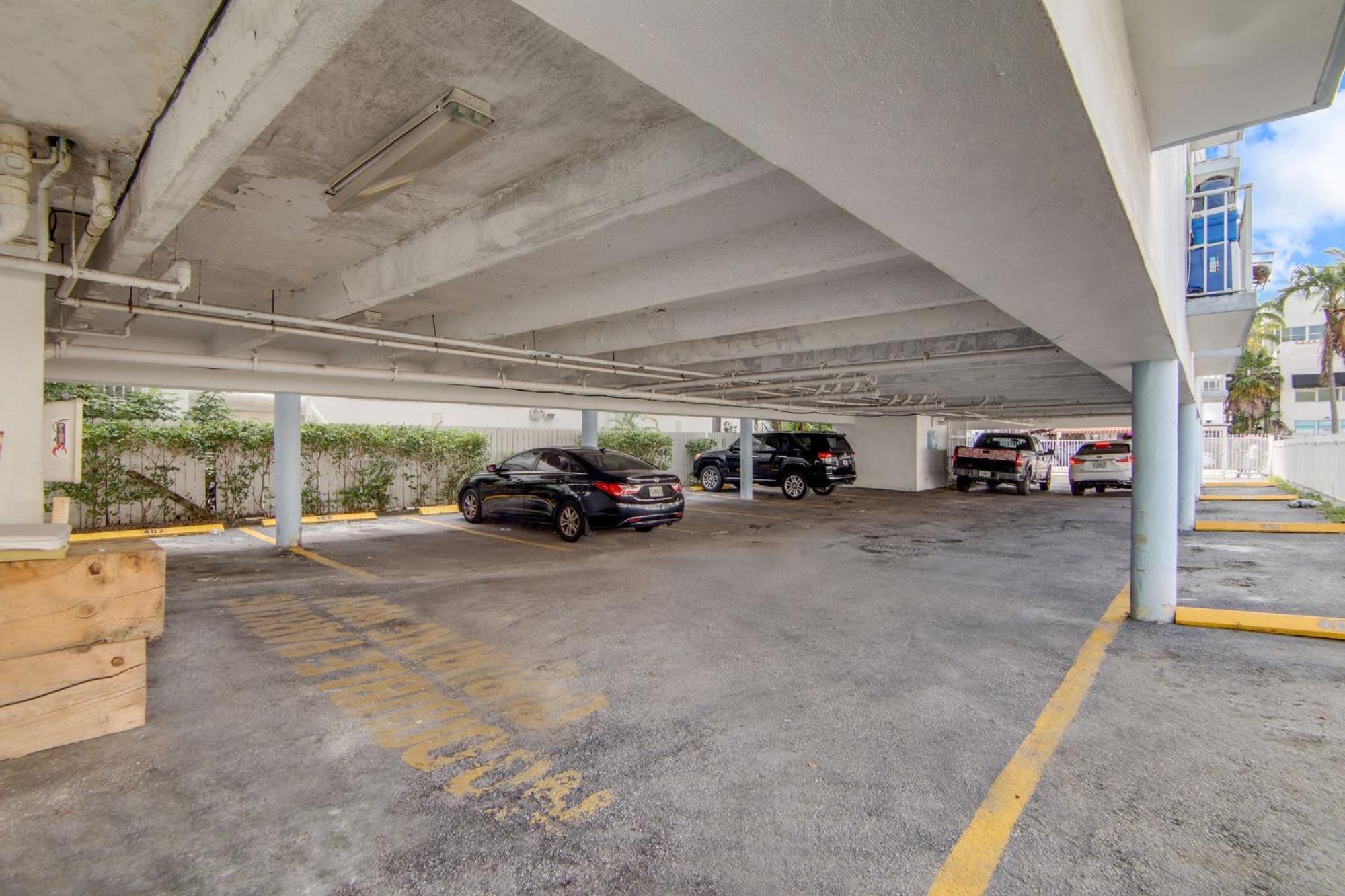 2b/2b, Free Parking, South Beach, 1 Block 2 Miami Beach