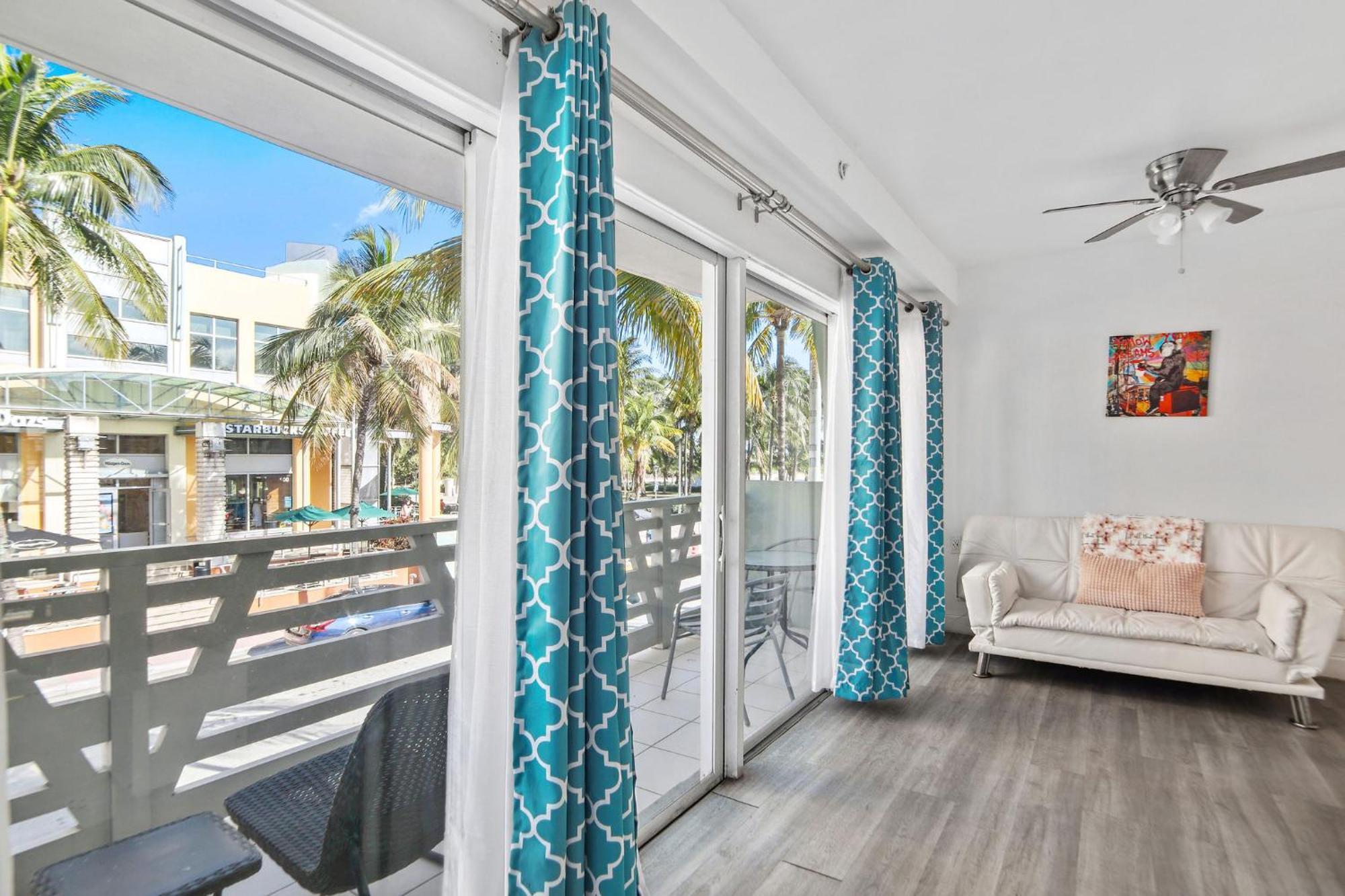 Apartment Balcony Chic Apt, W/2 Queenbeds, On Ocean Dr Miami Beach