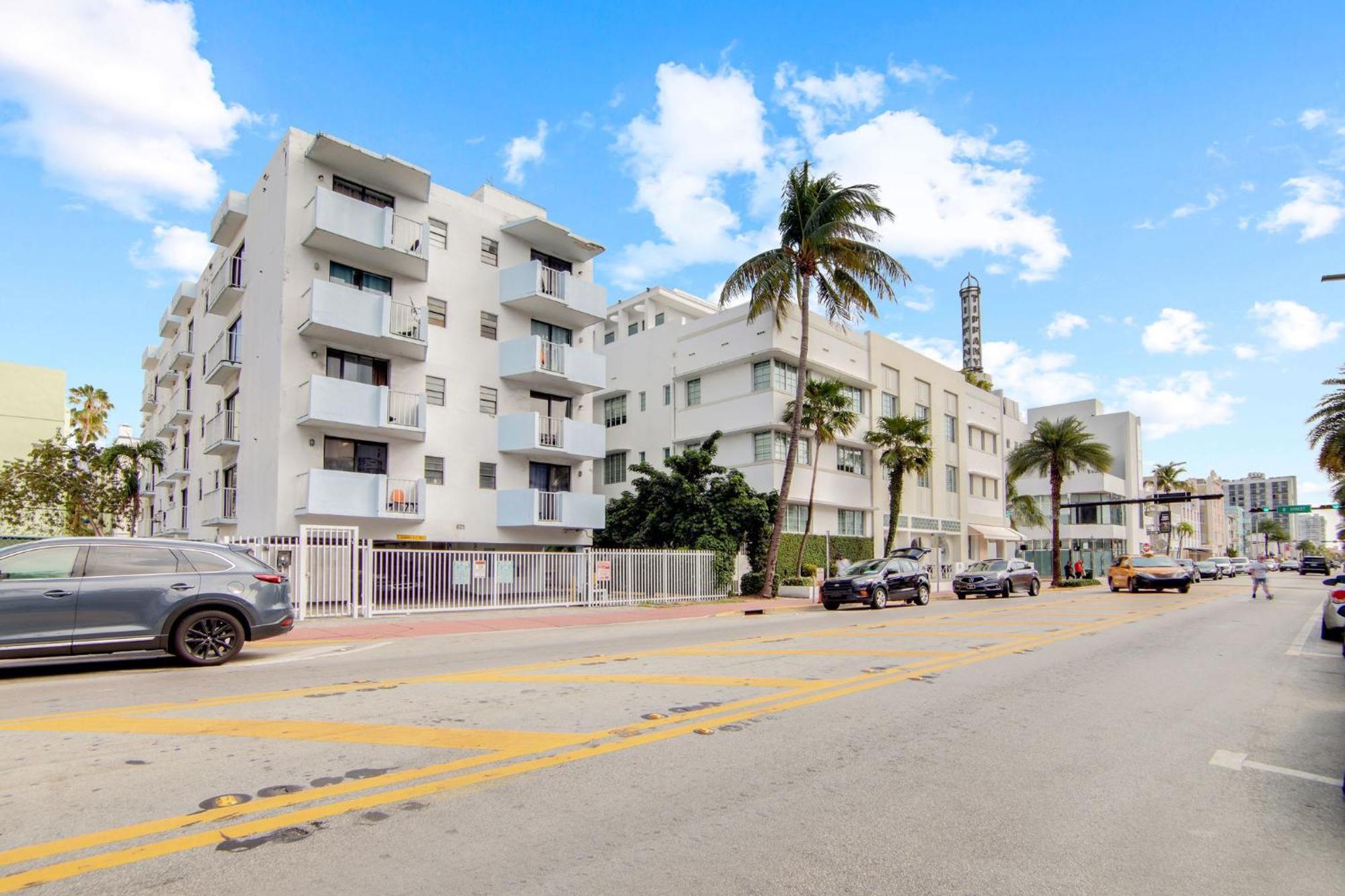 2b/2b, Free Parking, South Beach, 1 Block 2 Apartment