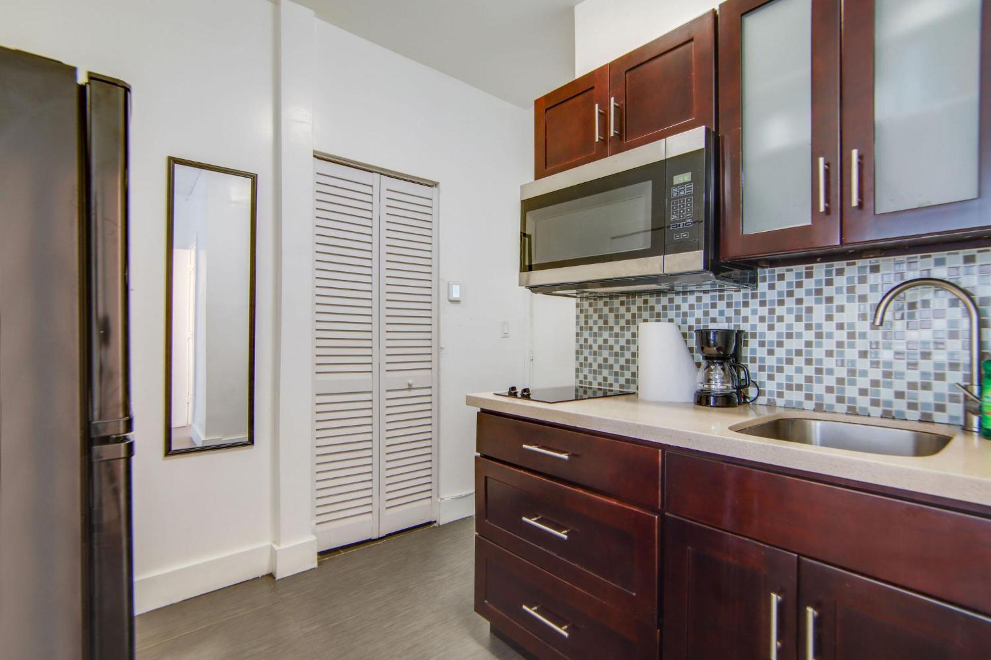 Apartment Comfy 1 B/r, Near Ocean Dr & - South *