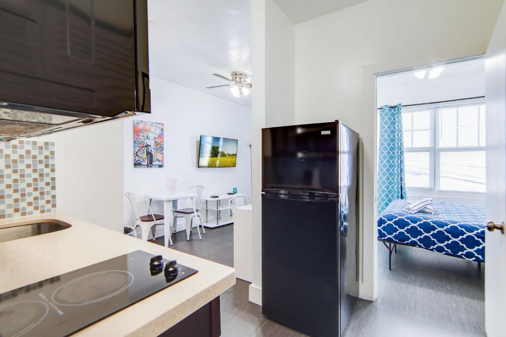 Comfy 1 B/r, Near Ocean Dr & - South *
