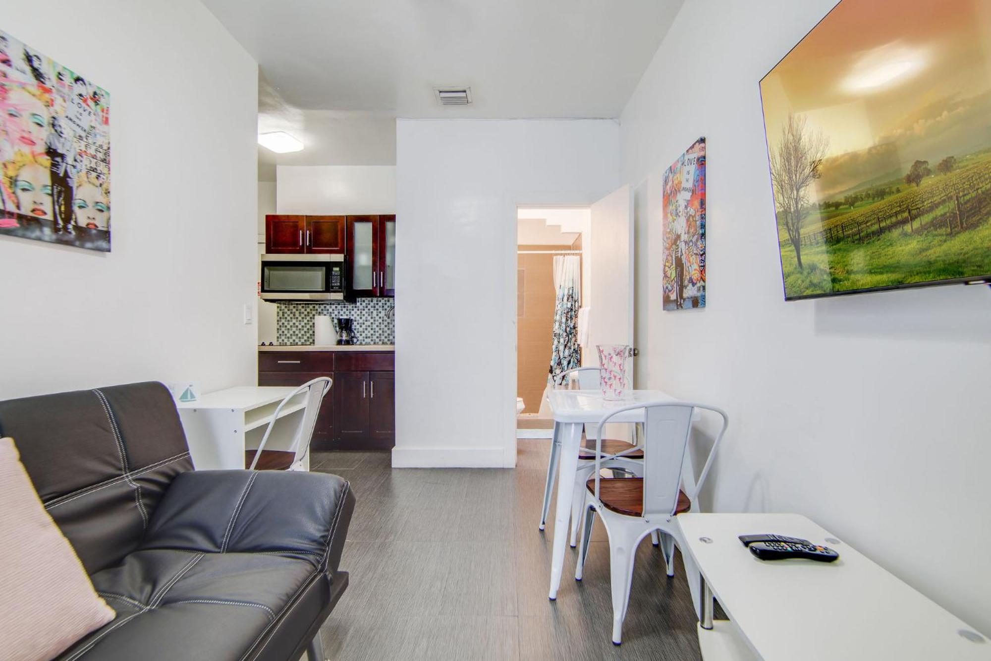 Apartment Comfy 1 B/r, Near Ocean Dr & - South