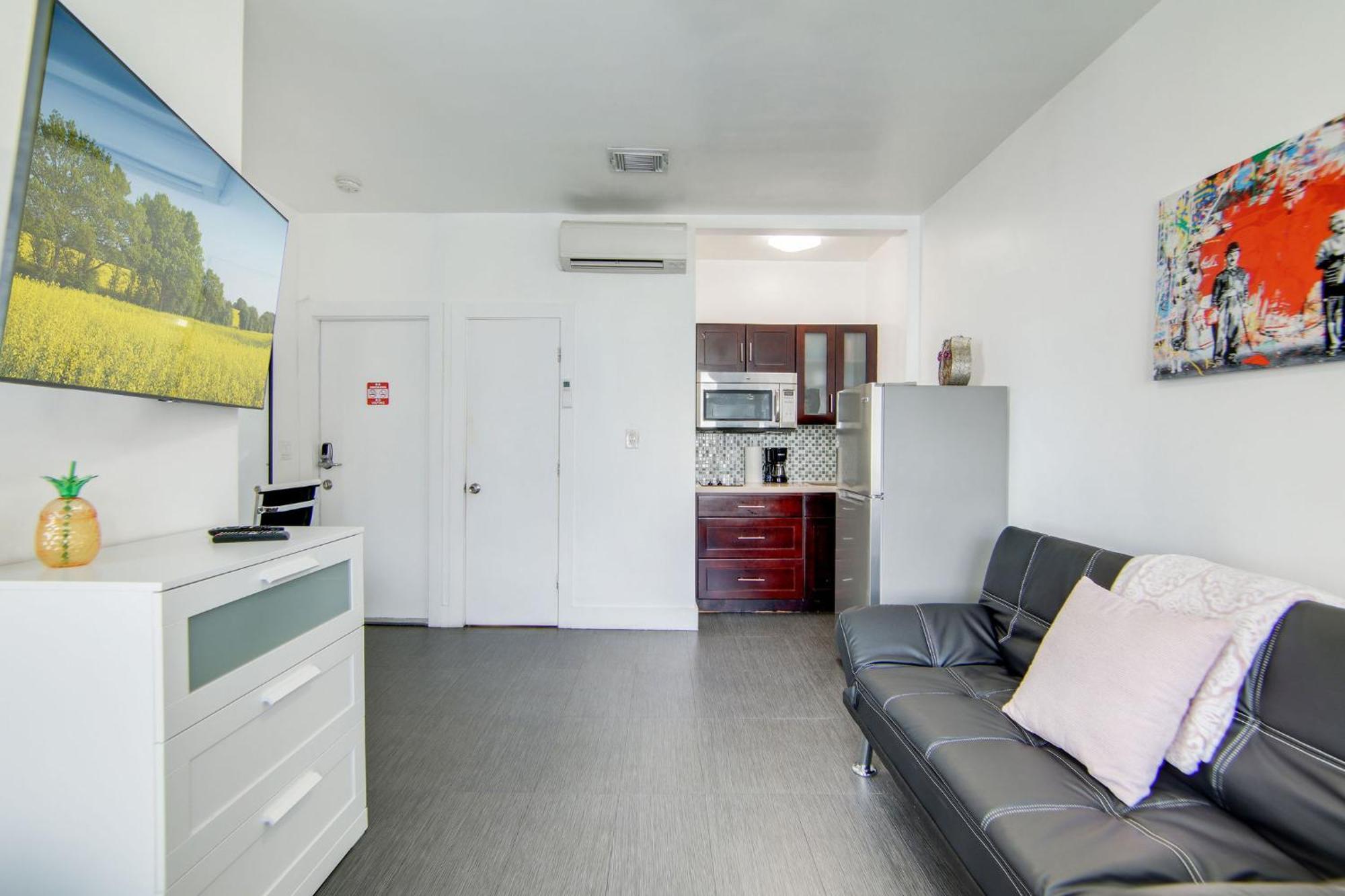 Apartment Charming Large Near Ocean Dr - South Miami Beach
