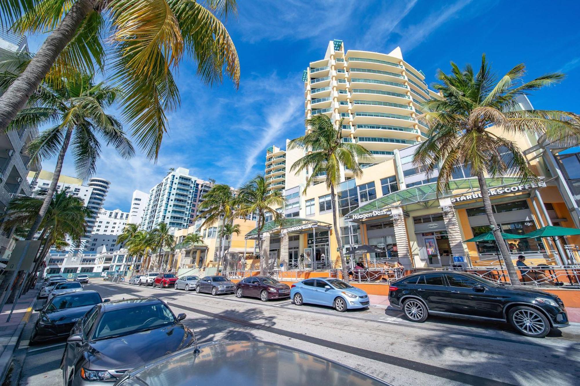 Steps 2 Beach, Ocean Drive Deco W/2 Queen Beds * Miami Beach