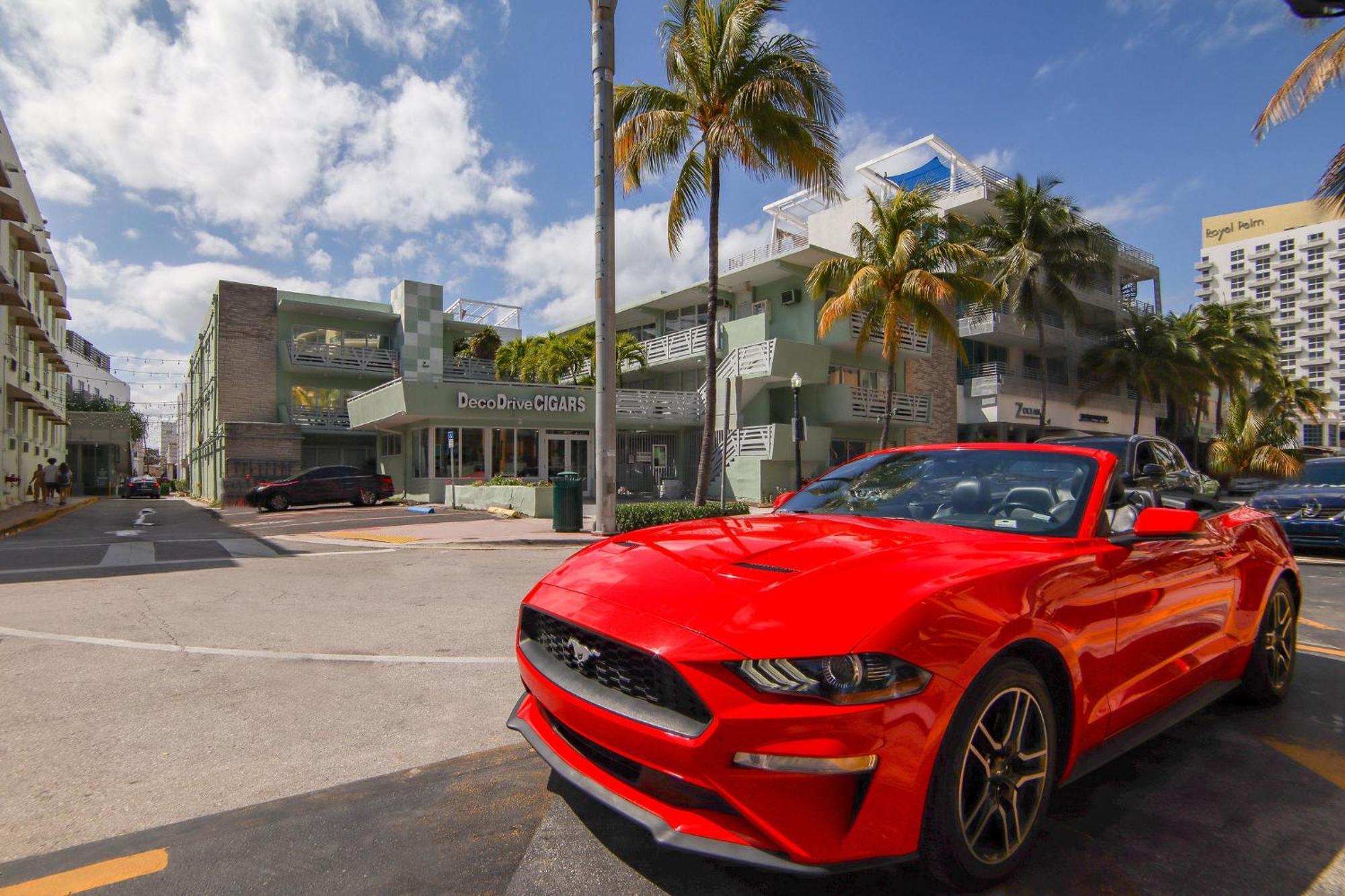 Private Ocean Dr W/2 Queen Beds, Steps 2 Apartment *