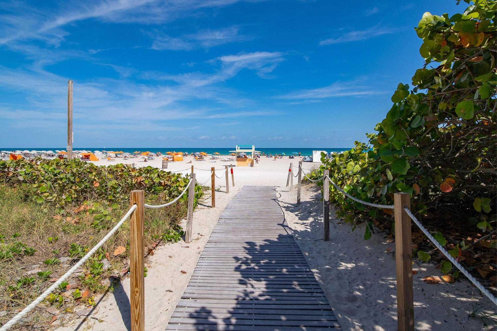 Private Ocean Dr W/2 Queen Beds, Steps 2 Miami Beach