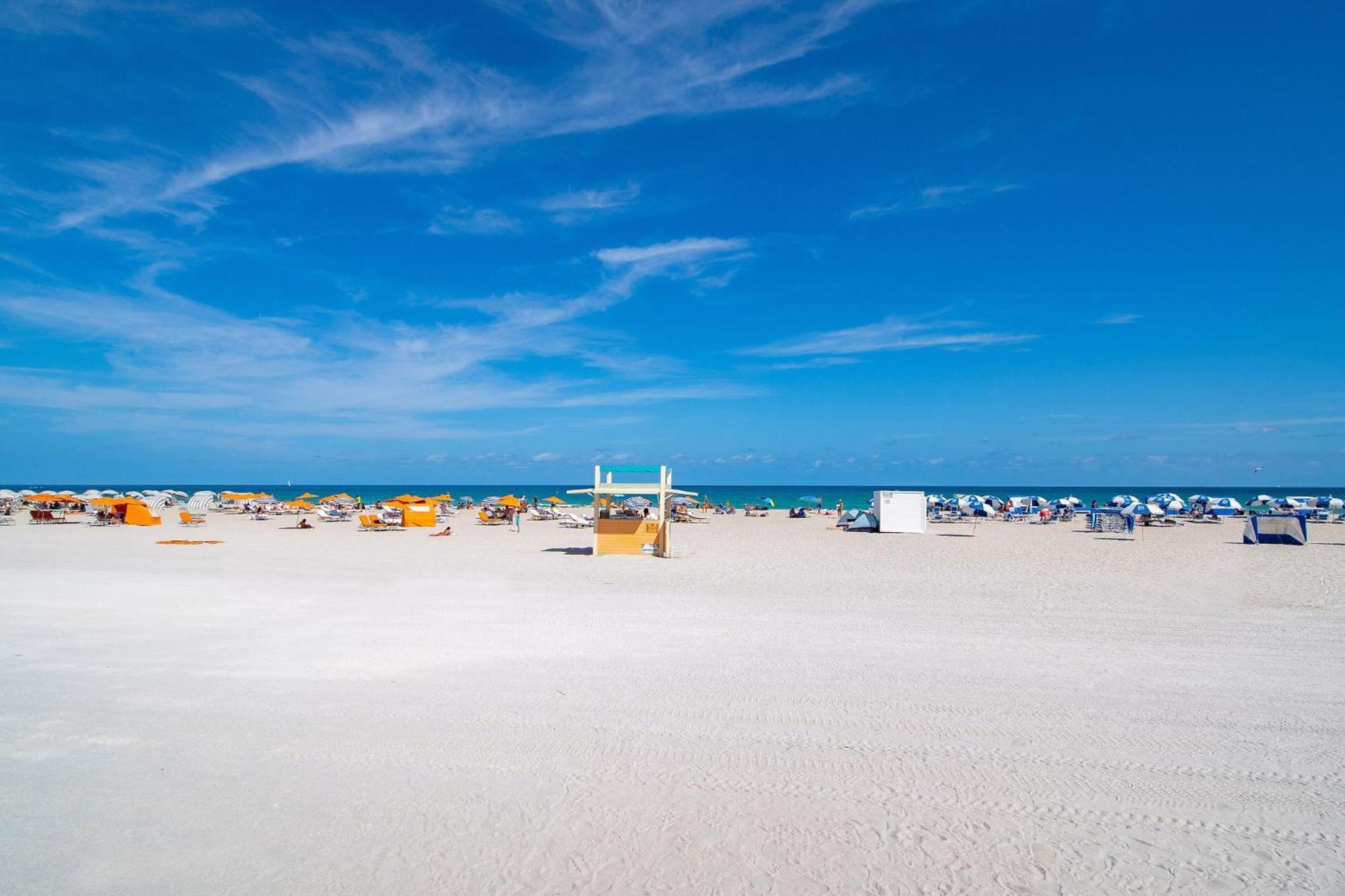 Private Ocean Dr W/2 Queen Beds, Steps 2 * Miami Beach