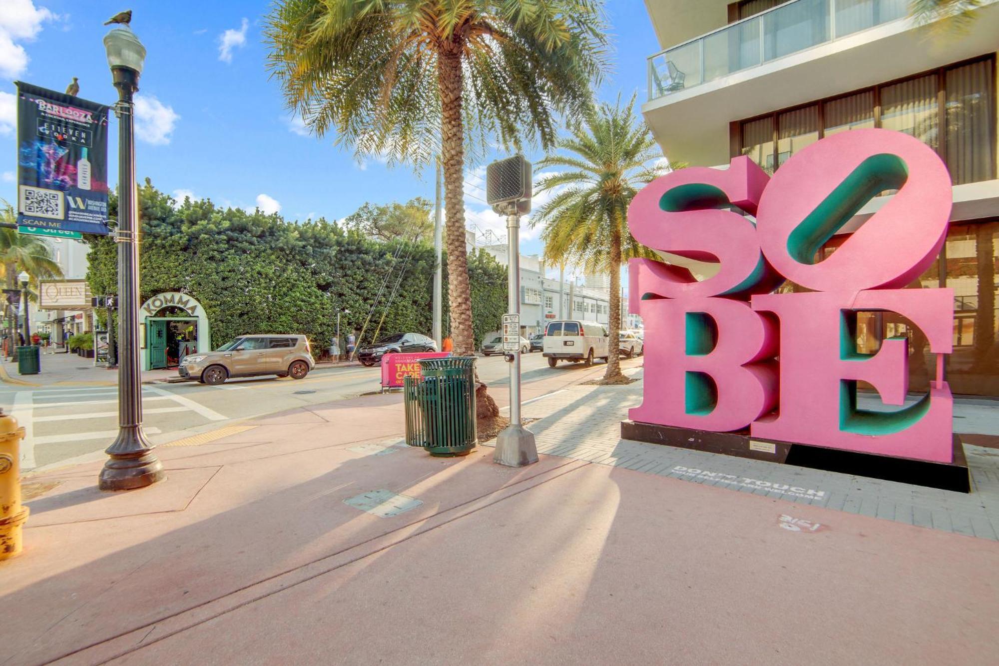 Apartment Steps 2 Beach, Ocean Drive Deco W/2 Queen Beds